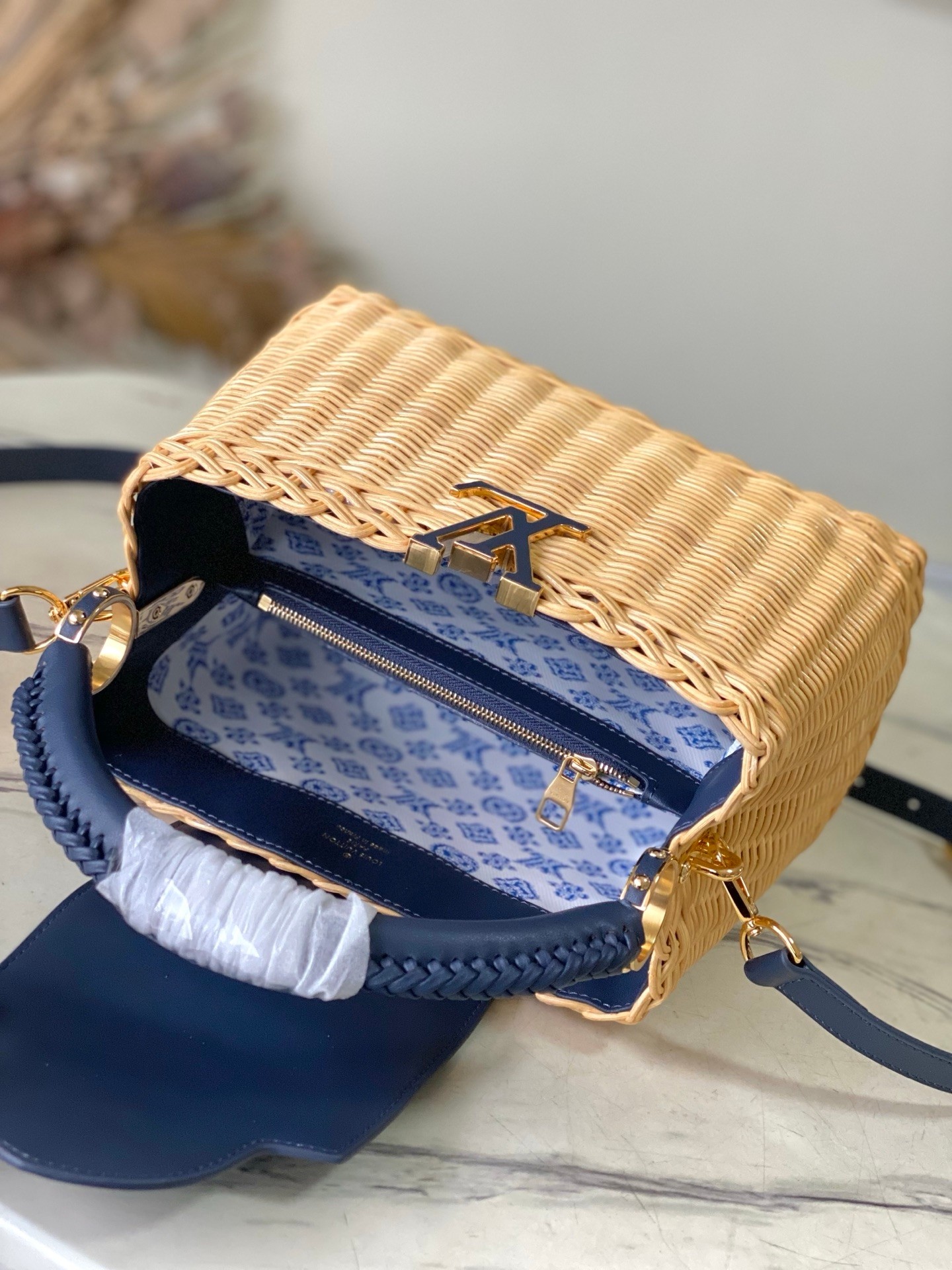 LOUIS VUITTON Capucines BB 藤編み ネイビー クロスボディバッグ ルイヴィトン