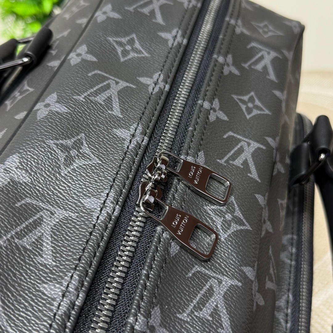 LOUIS VUITTON ウィークエンドトラベルバッグ モノグラムエクリプス ブラック ホライゾントランク対応 ルイヴィトン