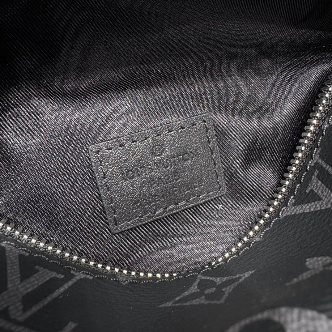 LOUIS VUITTON Discovery ウエストバッグ モノグラムエクリプス ブラック ルイヴィトン