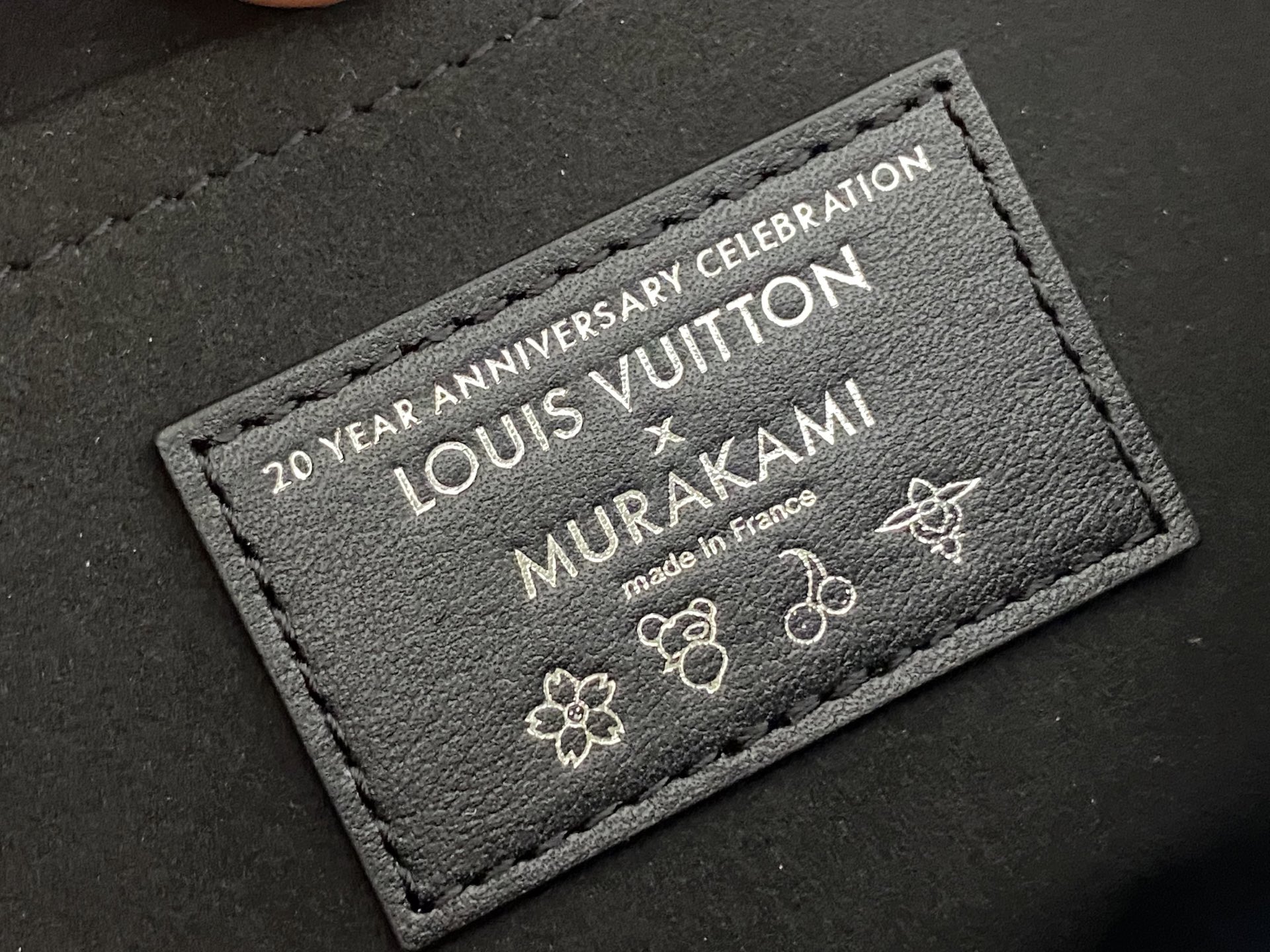 LOUIS VUITTON OnTheGo East West モノグラムマルチカラー 村上隆コラボ クロスボディバッグ ルイヴィトン