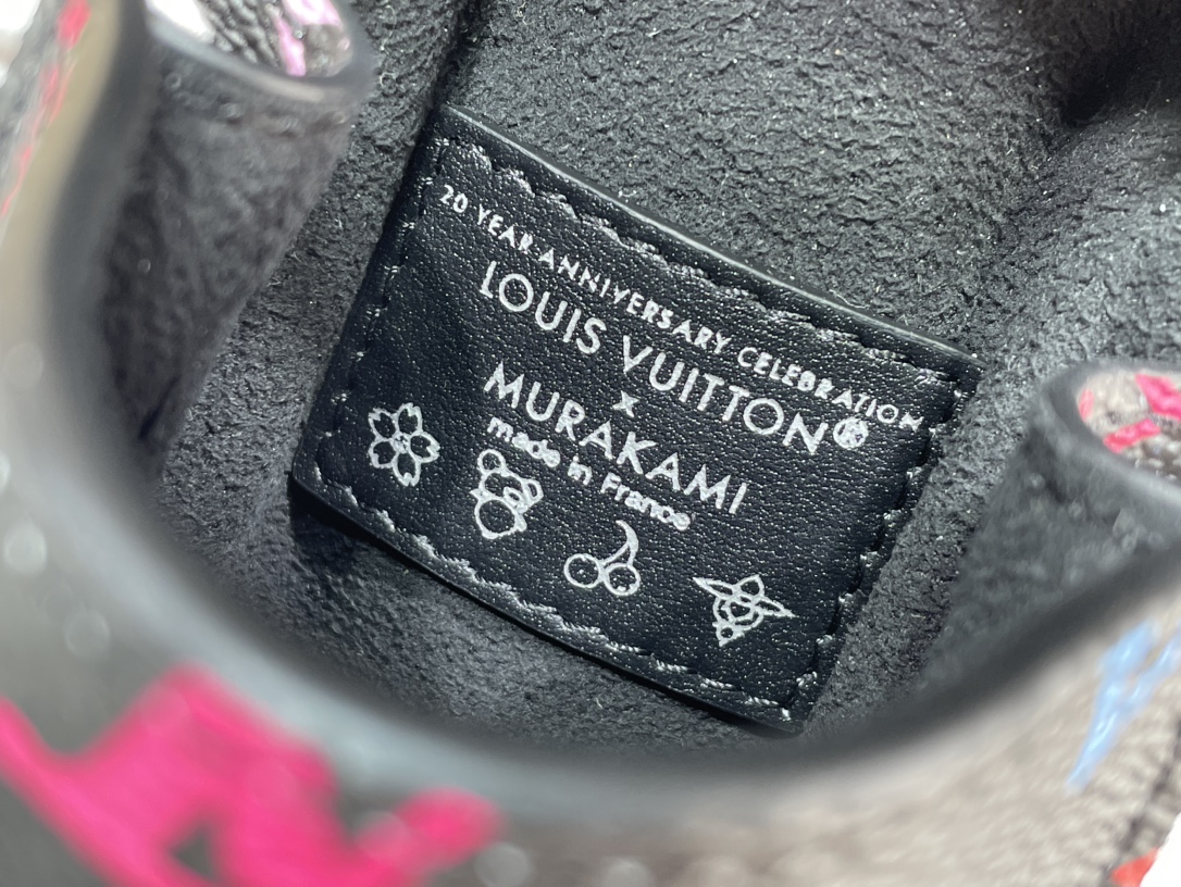 LOUIS VUITTON Métis フォンポーチ モノグラムマルチカラー 村上隆コラボ リイシュー クロスボディバッグ ルイヴィトン