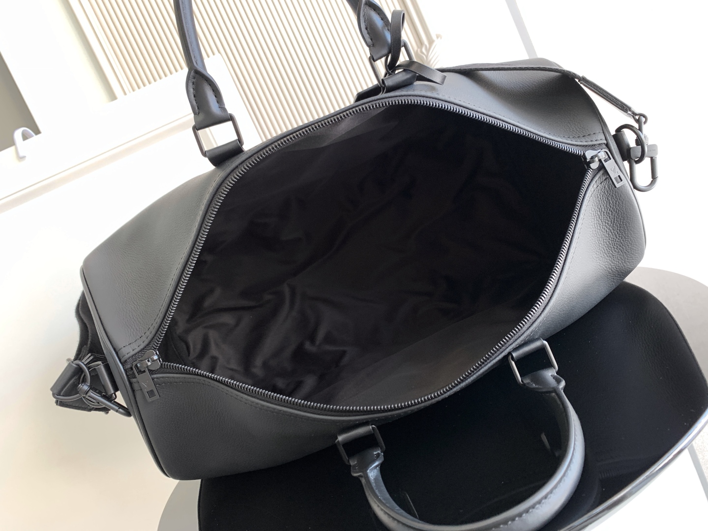 LOUIS VUITTON LV Egram カウハイド ブラック キャリーオンボストンバッグ ルイヴィトン