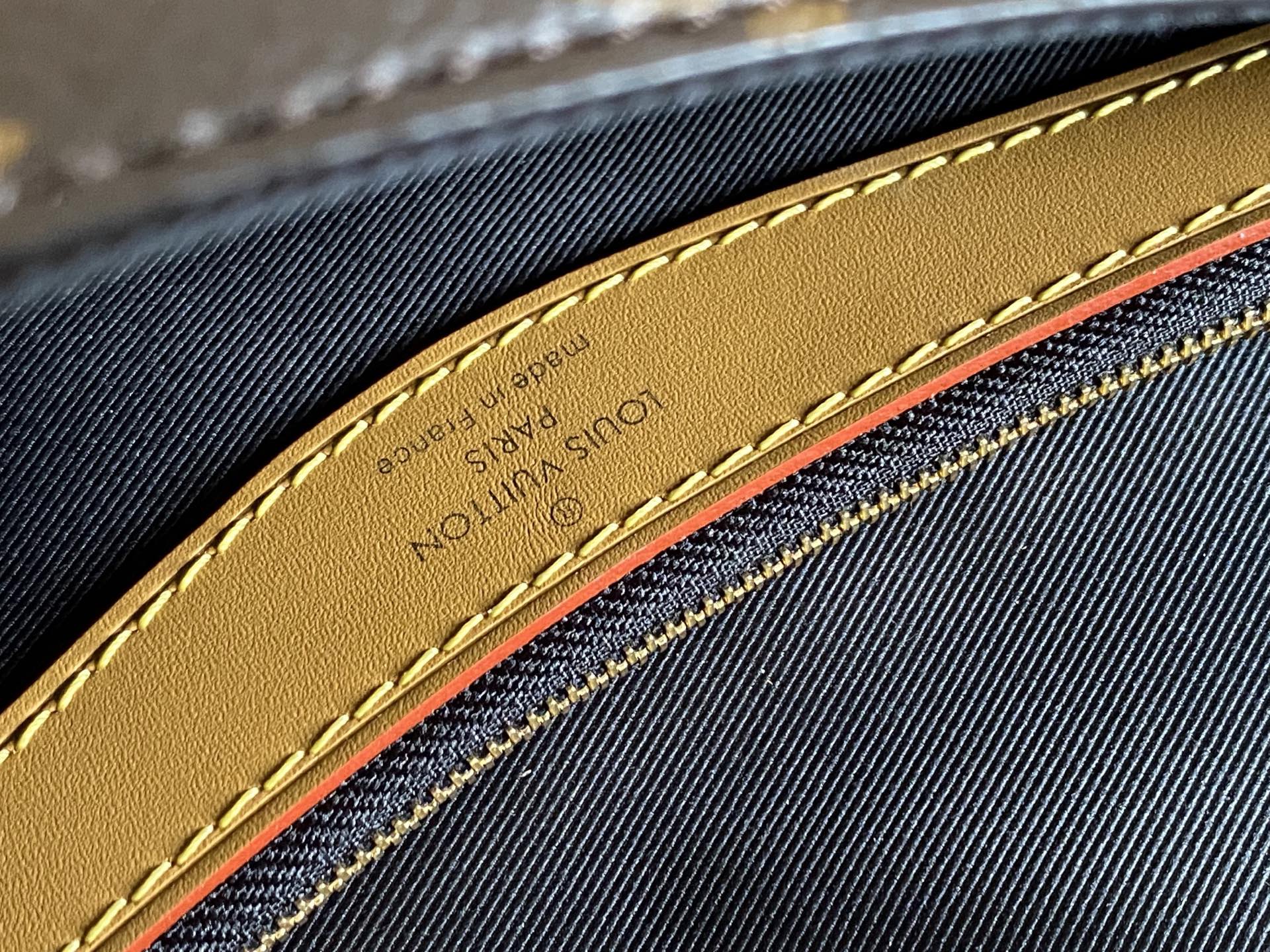 LOUIS VUITTON Diane モノグラムキャンバス クロスボディバッグ ルイヴィトン