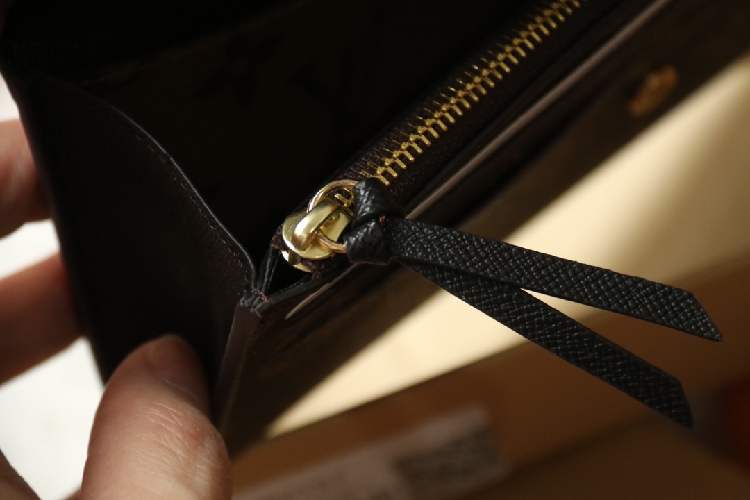 LOUIS VUITTON エミリー・ウォレット モノグラム × モノグラムリバース ブラウン × カーキ フリップ式 ロングウォレット