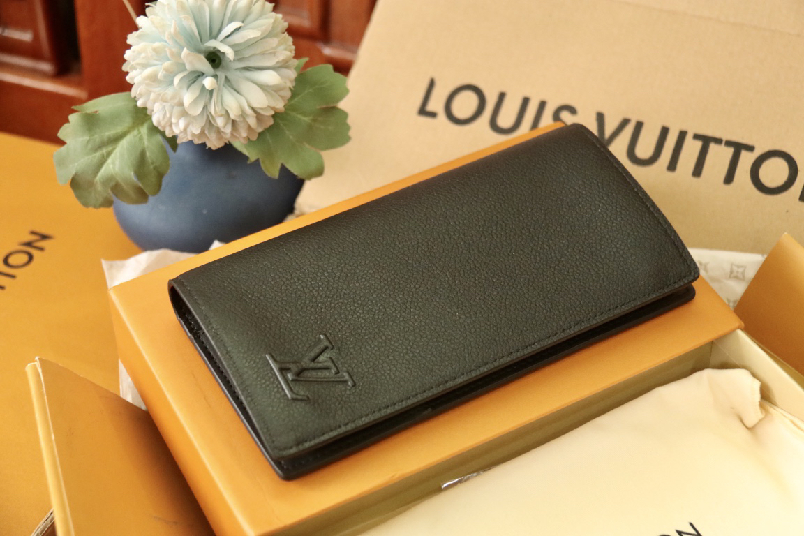 LOUIS VUITTON ポルトフォイユ・ブラザ タイガーレザー ブラック 二つ折り ロングウォレット