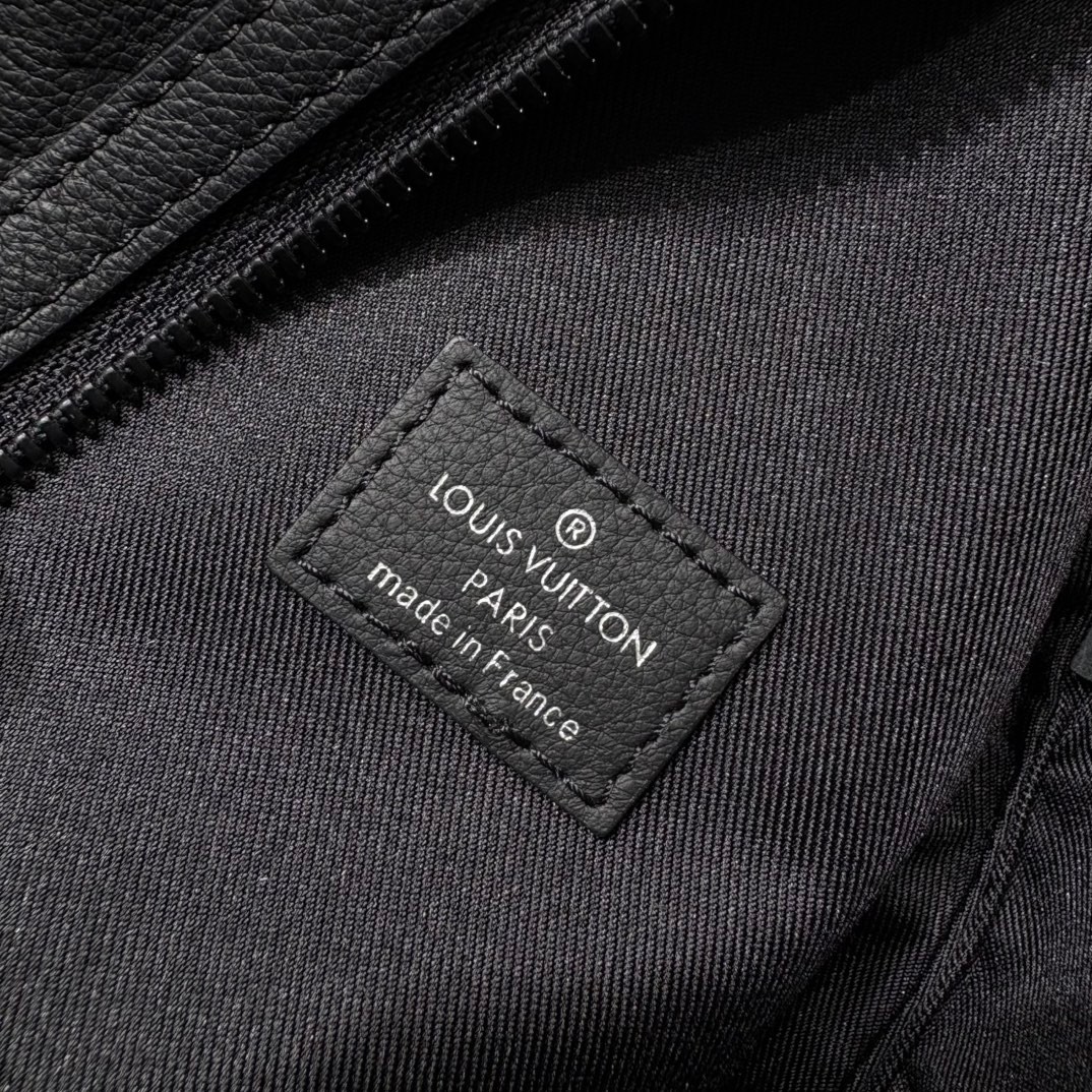 LOUIS VUITTON Duo Slingbag モノグラムエクリプス ブラック タイガレザー クロスボディバッグ ルイヴィトン