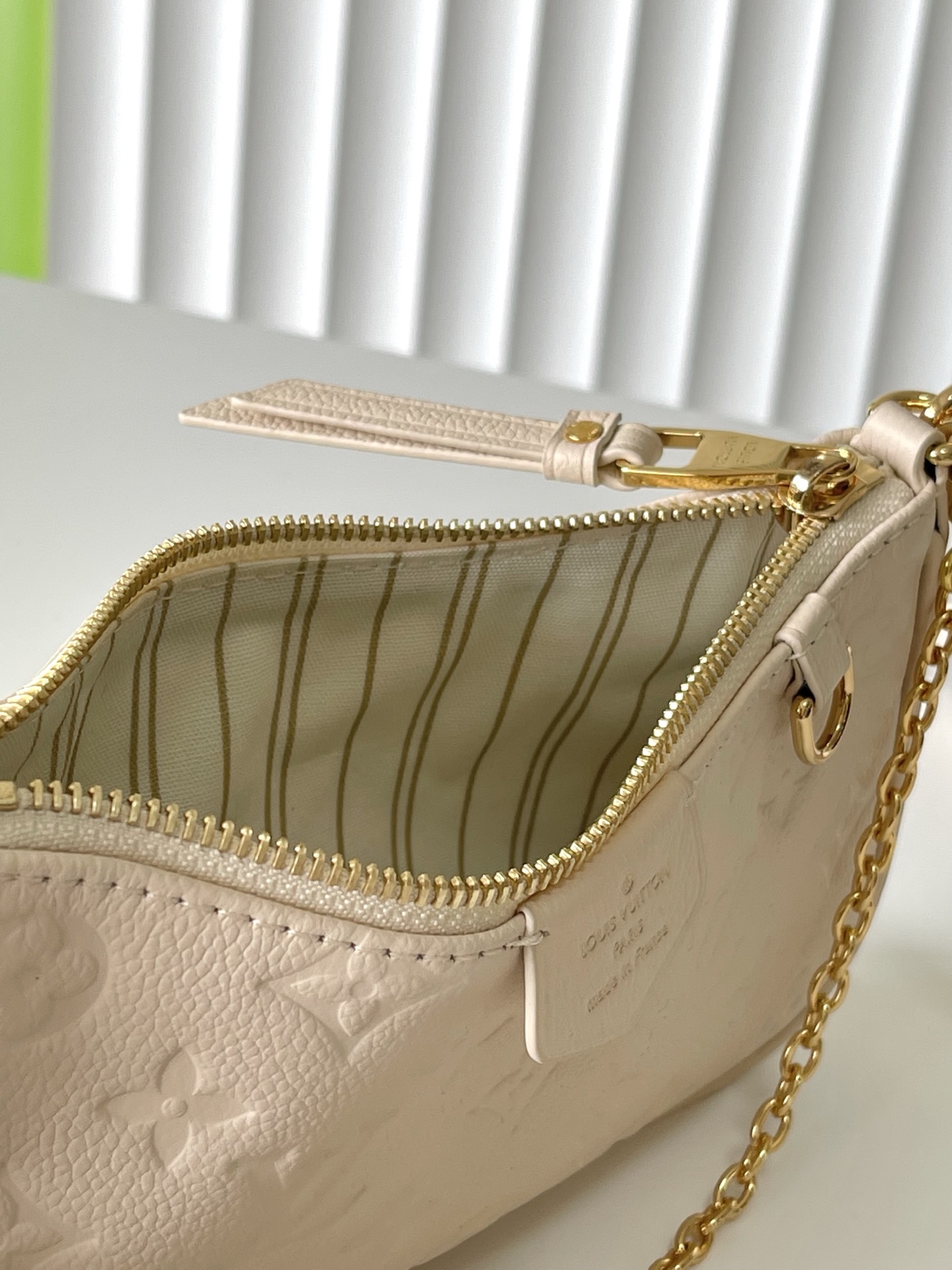 LOUIS VUITTON Easy Pouch On Strap M81066 モノグラムアンプラント クリームホワイト クロスボディバッグ ルイヴィトン