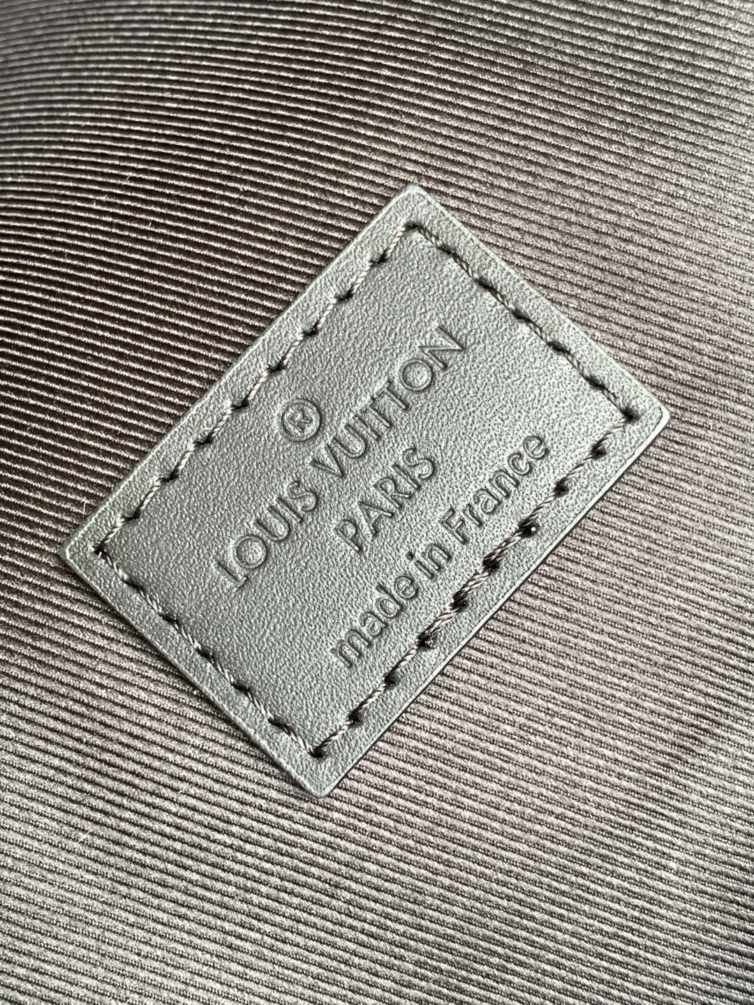 LOUIS VUITTON Discovery PM モノグラムマカサー バックパック ルイヴィトン