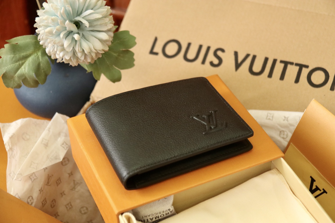 LOUIS VUITTON ポルトフォイユ・ミュルティプル タイガーレザー ブラック 二つ折り ウォレット