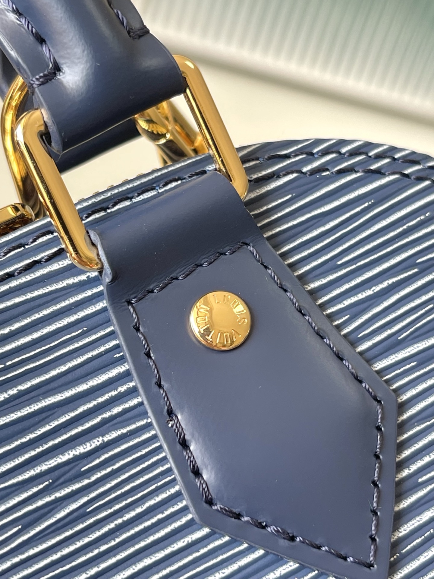 LOUIS VUITTON Alma BB エピレザー デニムブルー ハンドバッグ ルイヴィトン