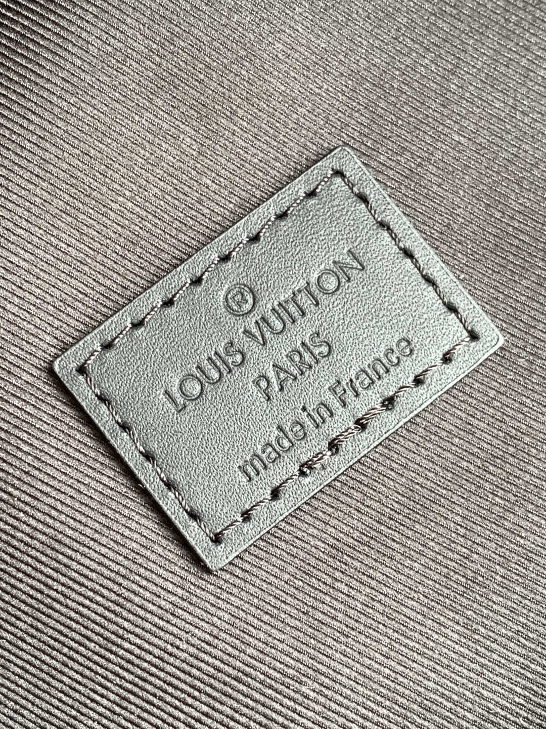 LOUIS VUITTON Discovery PM モノグラムエクリプス バックパック ルイヴィトン