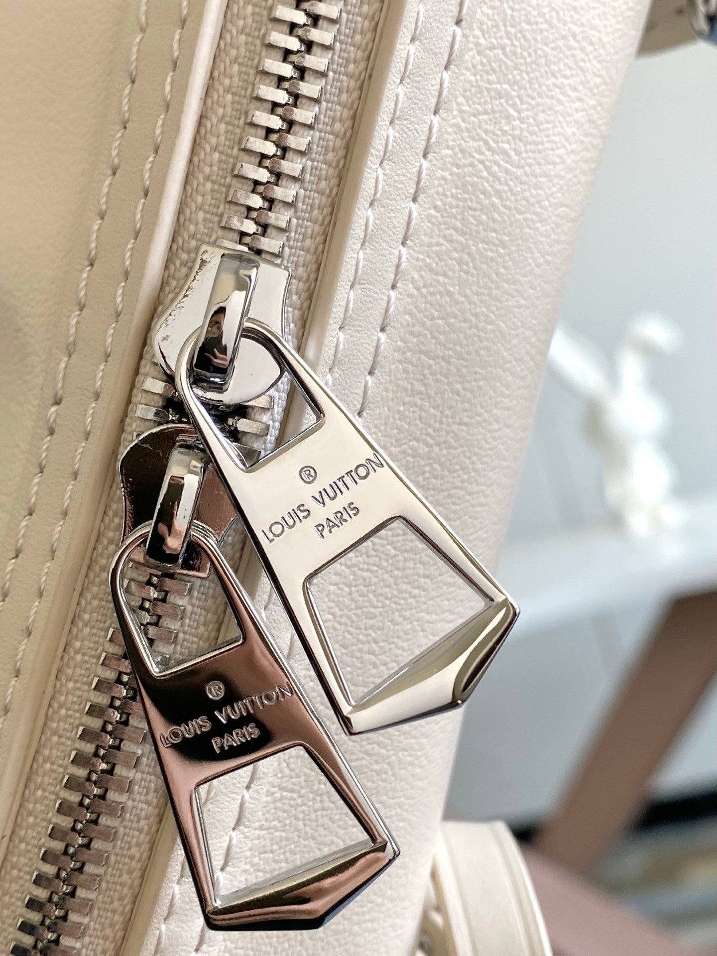 LOUIS VUITTON Speedy Cargo Vibe LV Vibe シリーズ バニラ ボストンバッグ ルイヴィトン