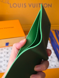 LOUIS VUITTON ポルトフォイユ・ミュルティプル ワックスドカーフスキン ターコイズブルー 二つ折り ウォレット