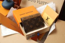 LOUIS VUITTON ポルトフォイユ・ゾエ モノグラム × モノグラムリバース カーキ × ブラウン 三つ折りウォレット