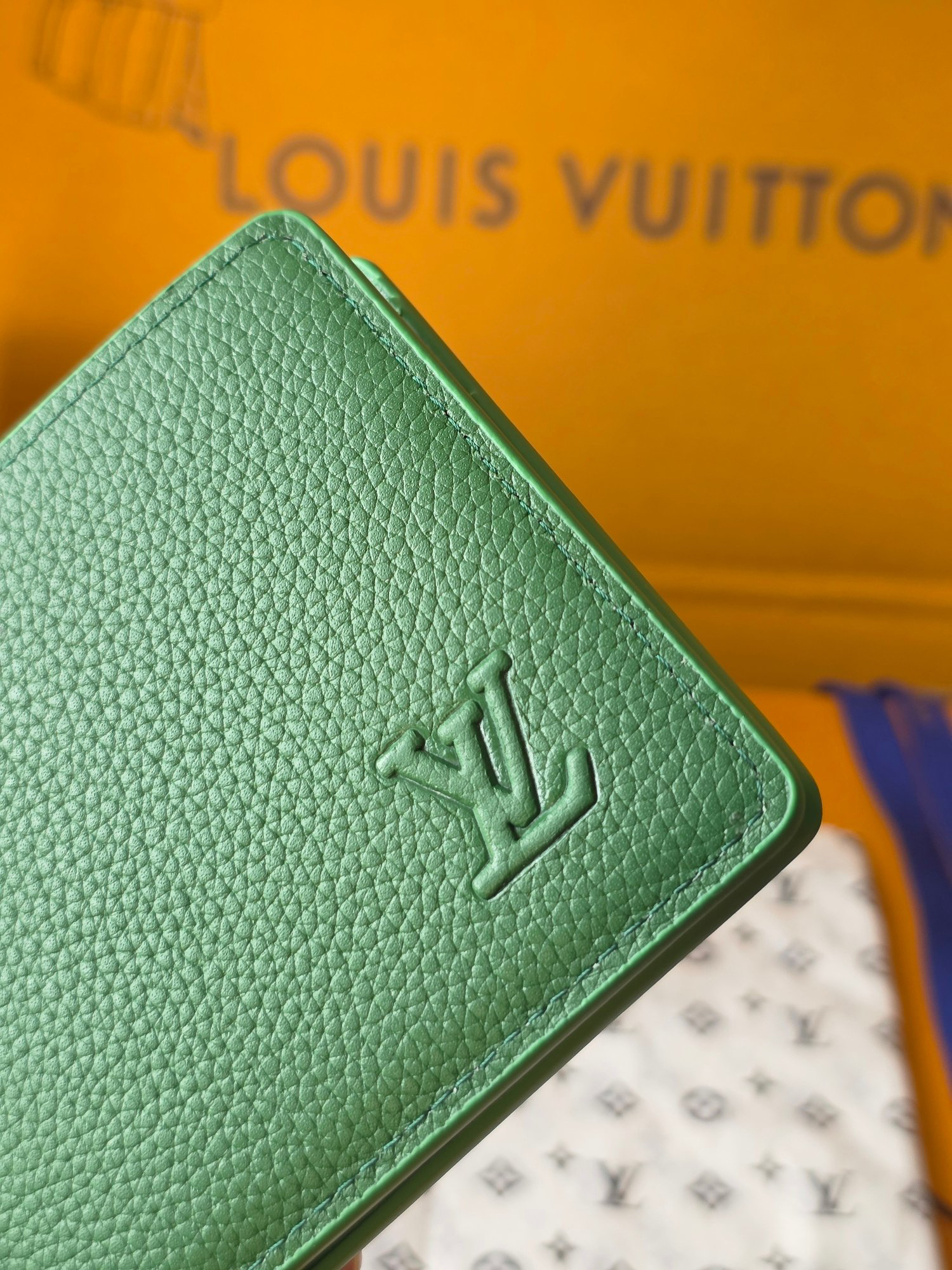 LOUIS VUITTON ポルトフォイユ・ミュルティプル ワックスドカーフスキン ターコイズブルー 二つ折り ウォレット