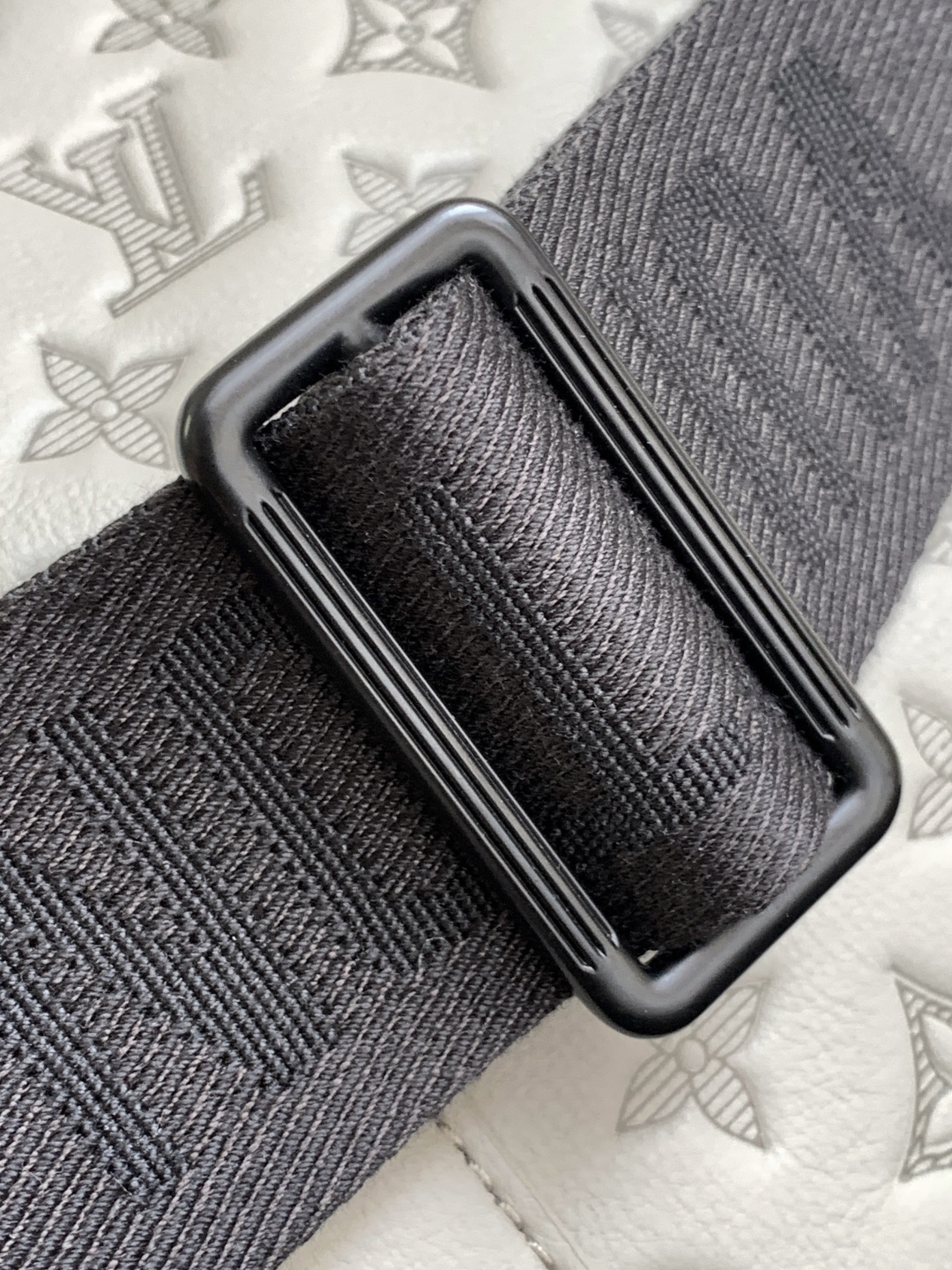 LOUIS VUITTON Keepall Bandoulière 50 モノグラムシャドウ スモークグレー キャリーオンボストンバッグ ルイヴィトン