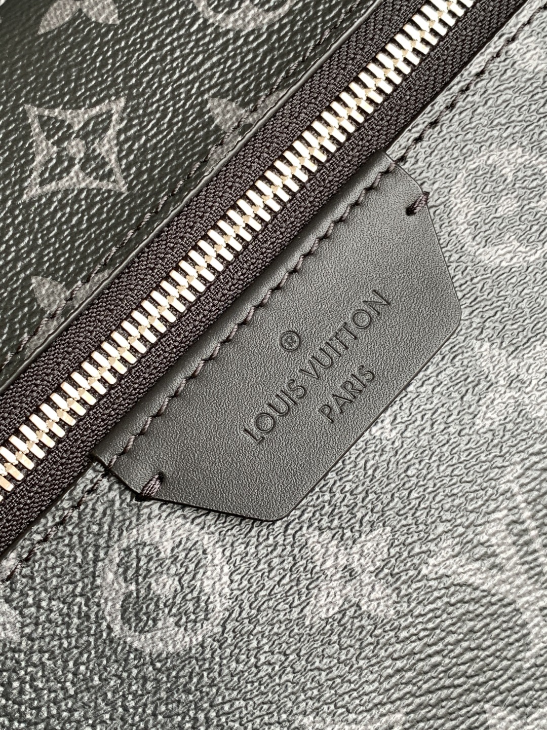 LOUIS VUITTON Discovery PM モノグラムエクリプス バックパック ルイヴィトン