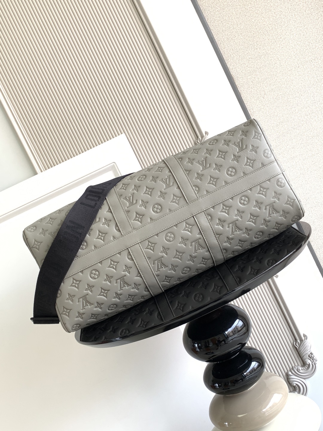 LOUIS VUITTON Keepall Bandoulière 50 モノグラムシャドウ スモークグレー キャリーオンボストンバッグ ルイヴィトン