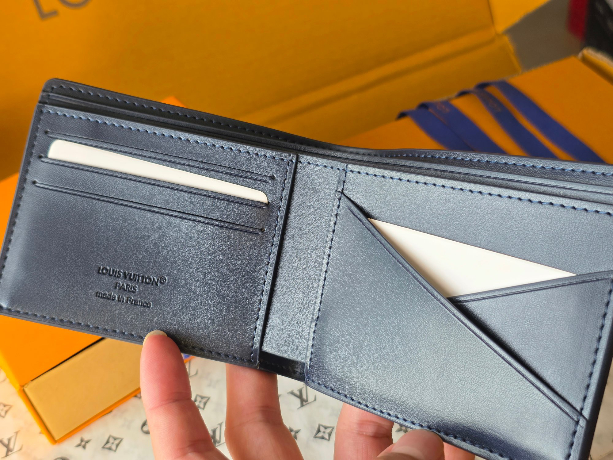 LOUIS VUITTON ポルトフォイユ・ミュルティプル ワックスドカーフスキン ターコイズブルー 二つ折り ウォレット