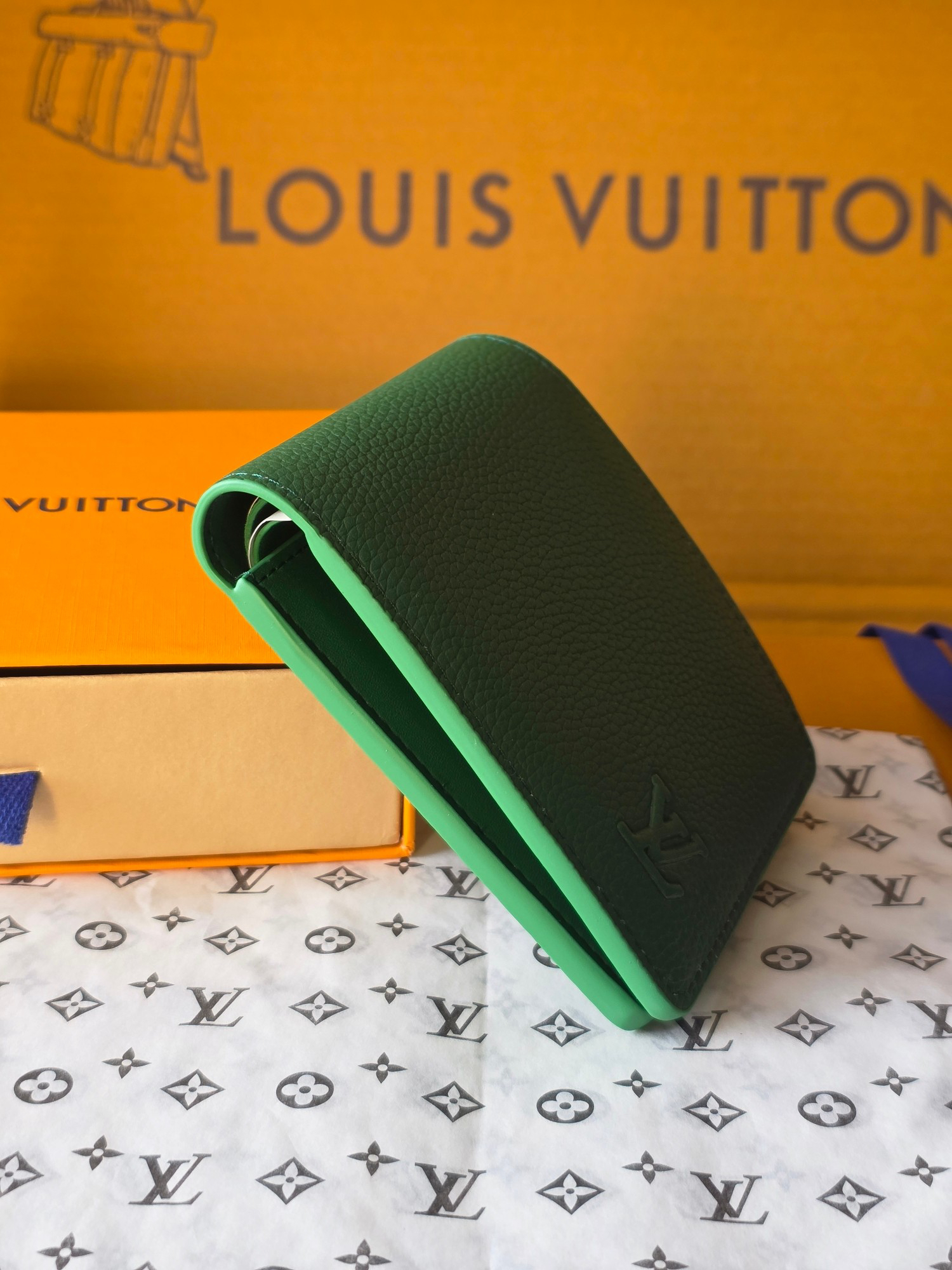 LOUIS VUITTON ポルトフォイユ・ミュルティプル ワックスドカーフスキン ターコイズブルー 二つ折り ウォレット