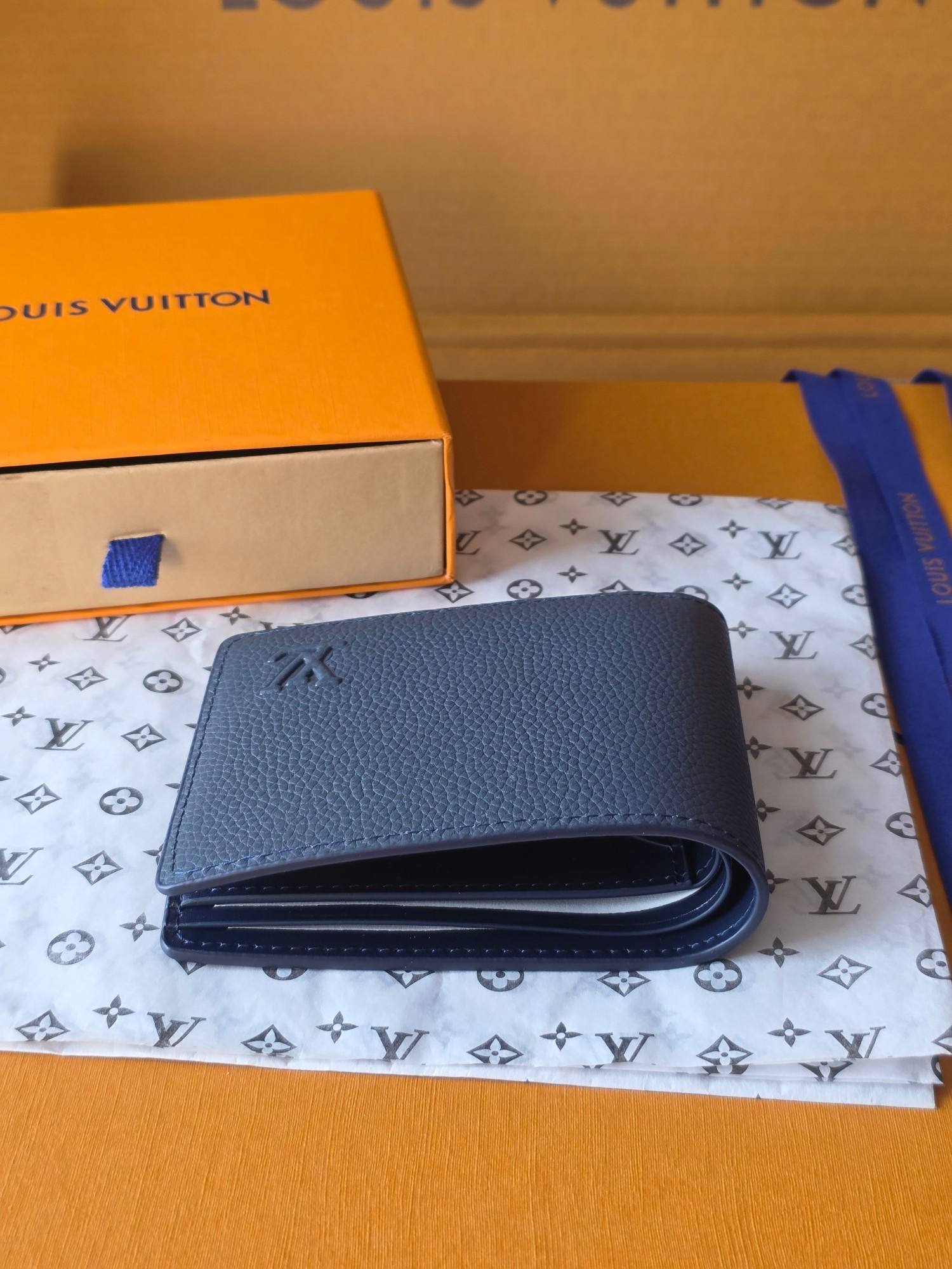 LOUIS VUITTON ポルトフォイユ・ミュルティプル ワックスドカーフスキン ターコイズブルー 二つ折り ウォレット
