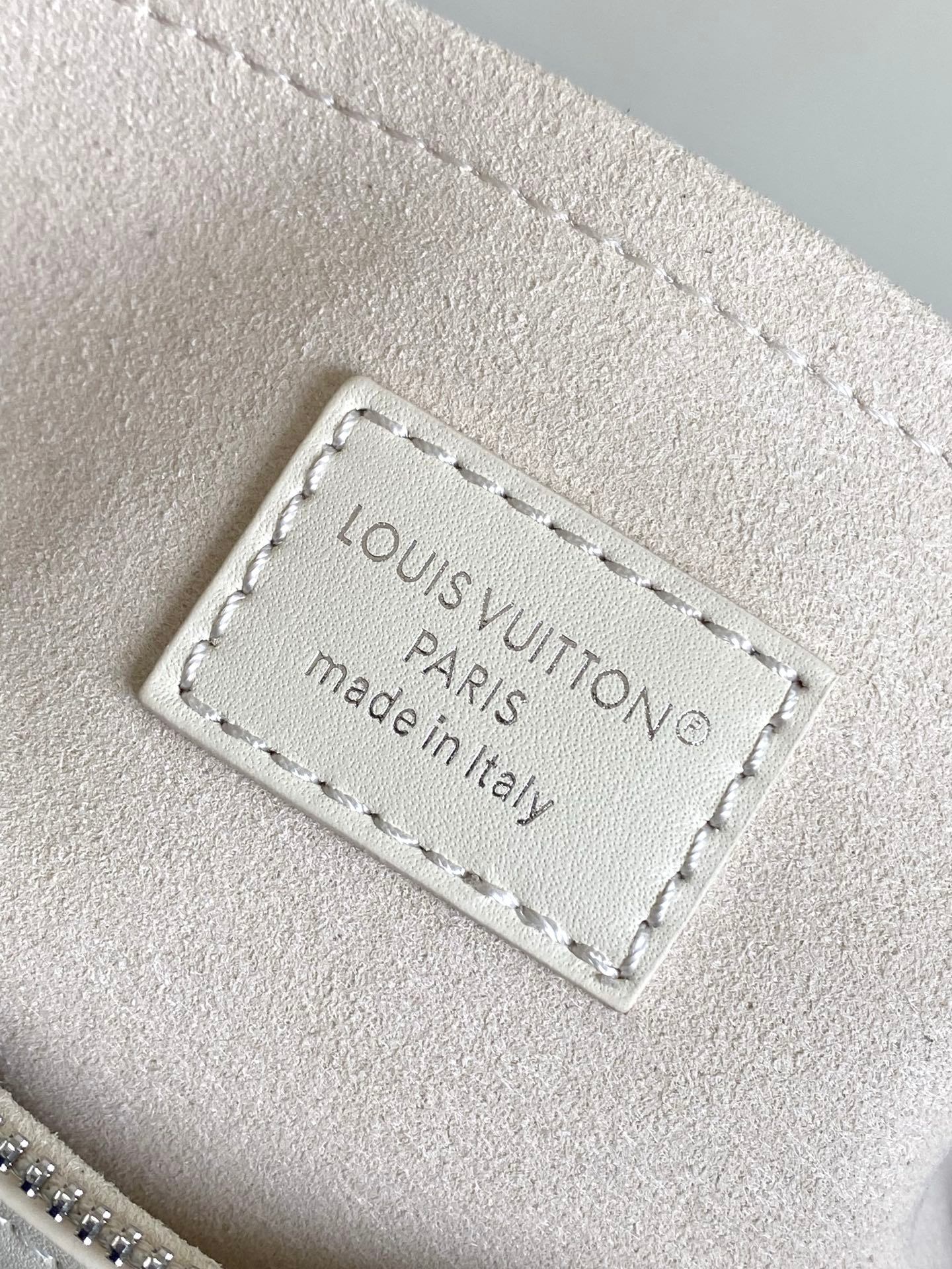 LOUIS VUITTON Speedy Cargo Vibe LV Vibe シリーズ バニラ ボストンバッグ ルイヴィトン