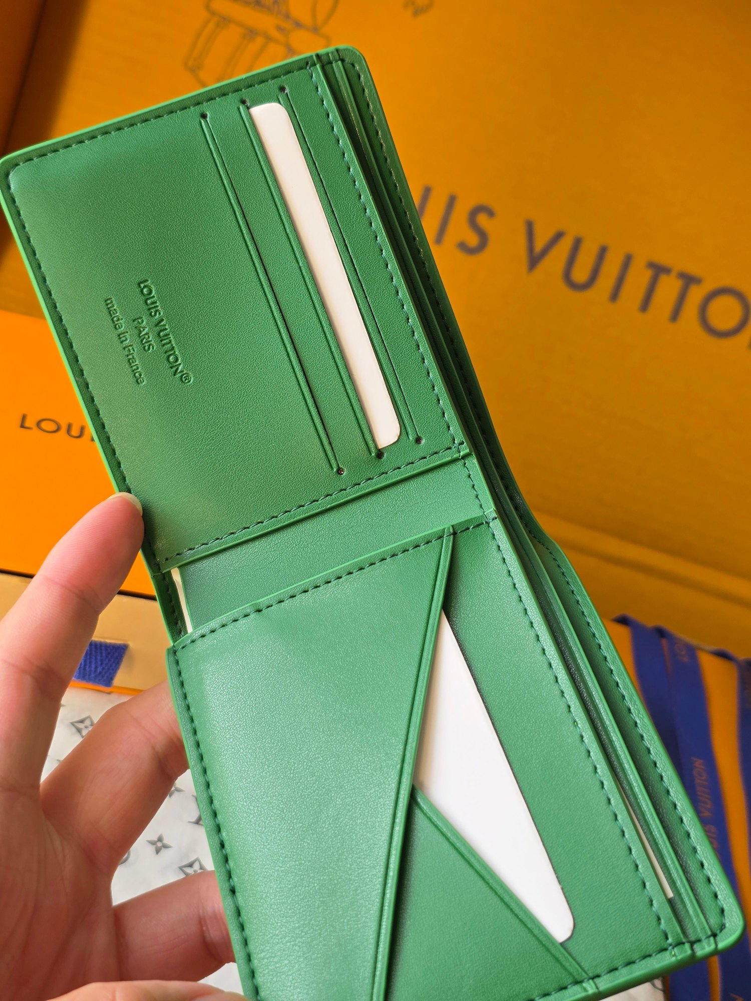 LOUIS VUITTON ポルトフォイユ・ミュルティプル ワックスドカーフスキン ターコイズブルー 二つ折り ウォレット
