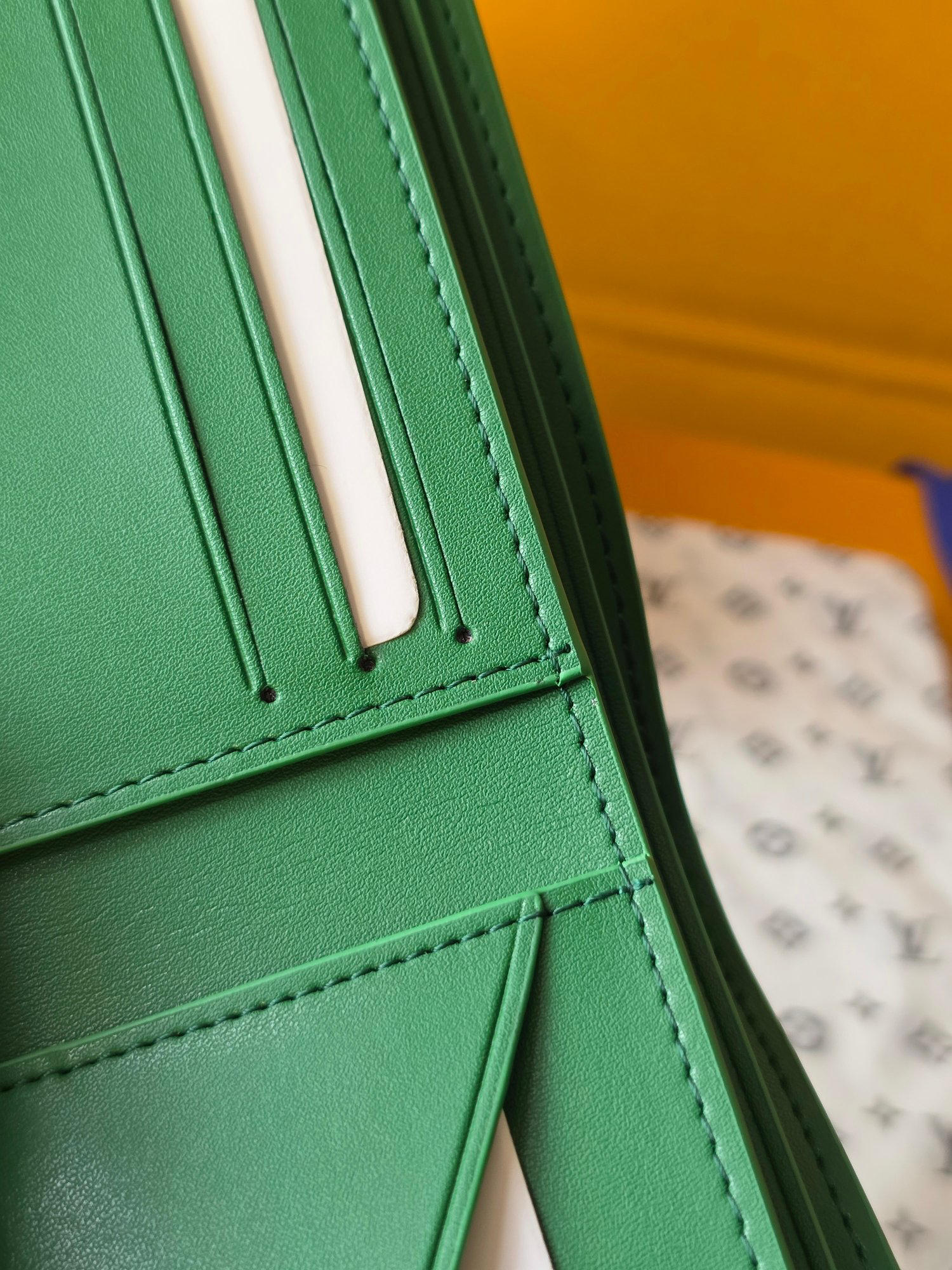 LOUIS VUITTON ポルトフォイユ・ミュルティプル ワックスドカーフスキン ターコイズブルー 二つ折り ウォレット