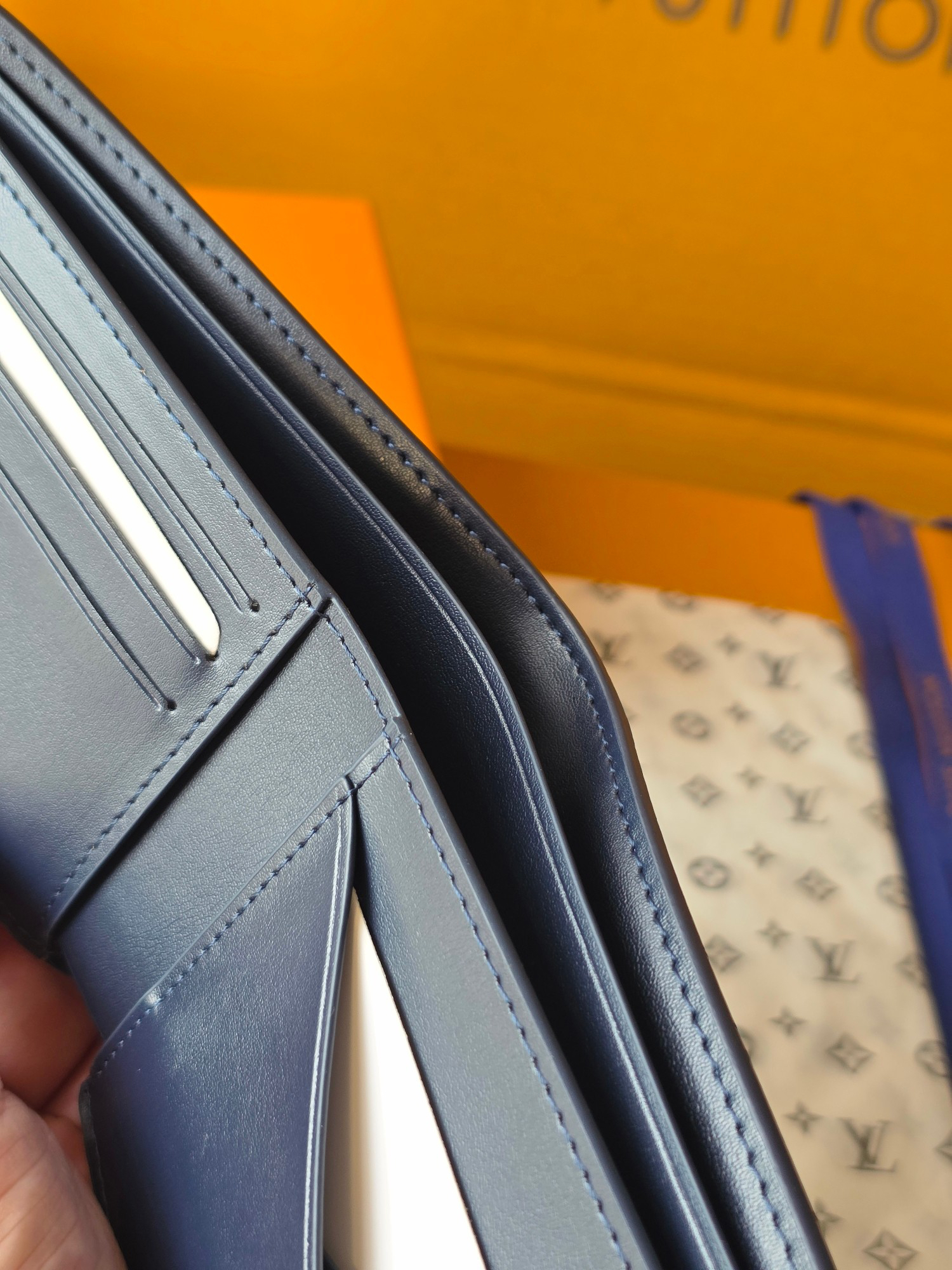 LOUIS VUITTON ポルトフォイユ・ミュルティプル ワックスドカーフスキン ターコイズブルー 二つ折り ウォレット