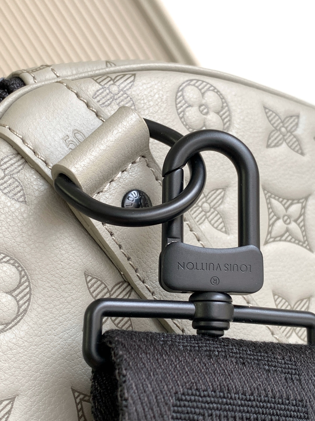 LOUIS VUITTON Keepall Bandoulière 50 モノグラムシャドウ スモークグレー キャリーオンボストンバッグ ルイヴィトン