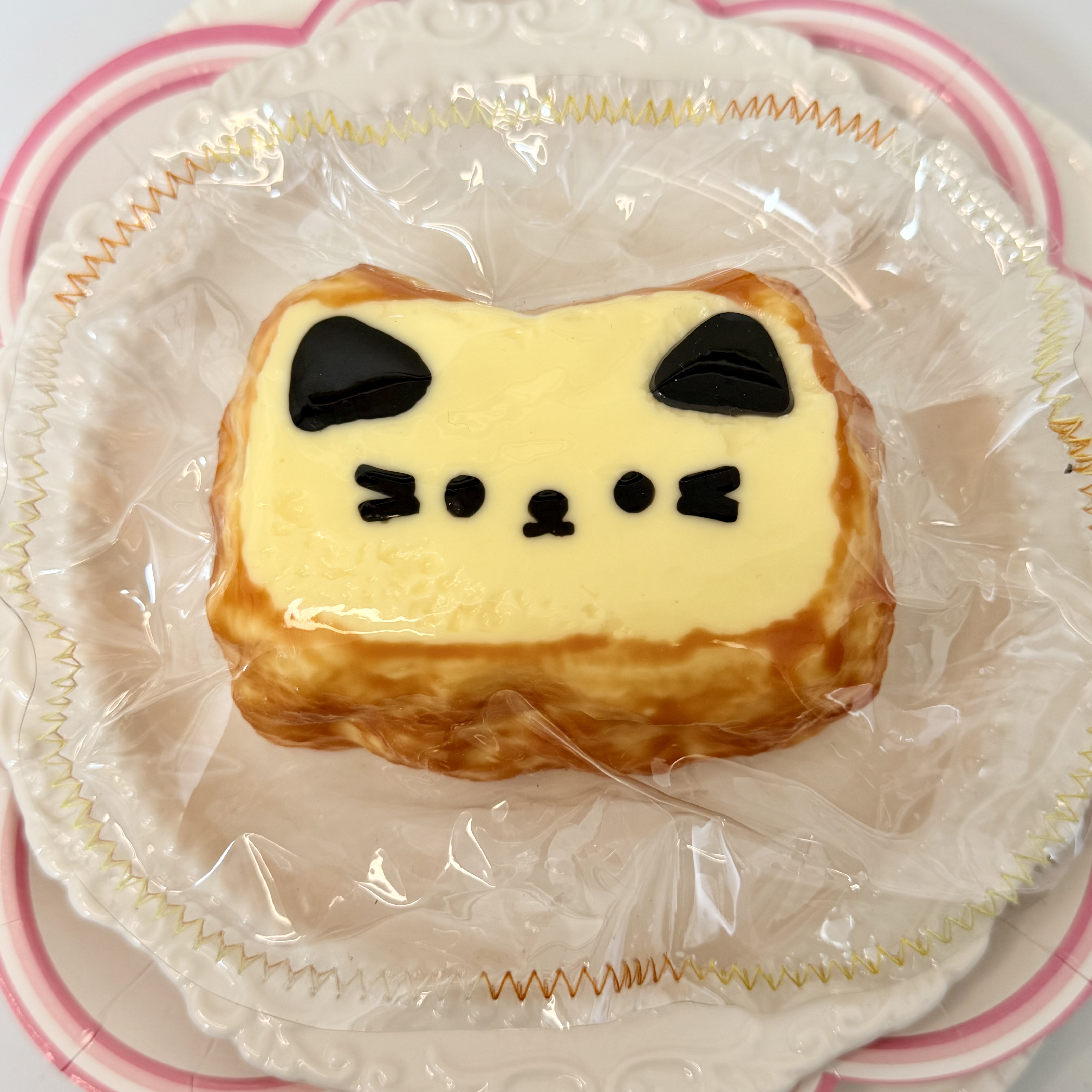 [泥っぽい感じ]黄色い子猫のトースト。柔らかくて愛らしいストレス解消おもちゃ。高品質なハンドメイド製品です。食品ではありません。ギフトに最適です。