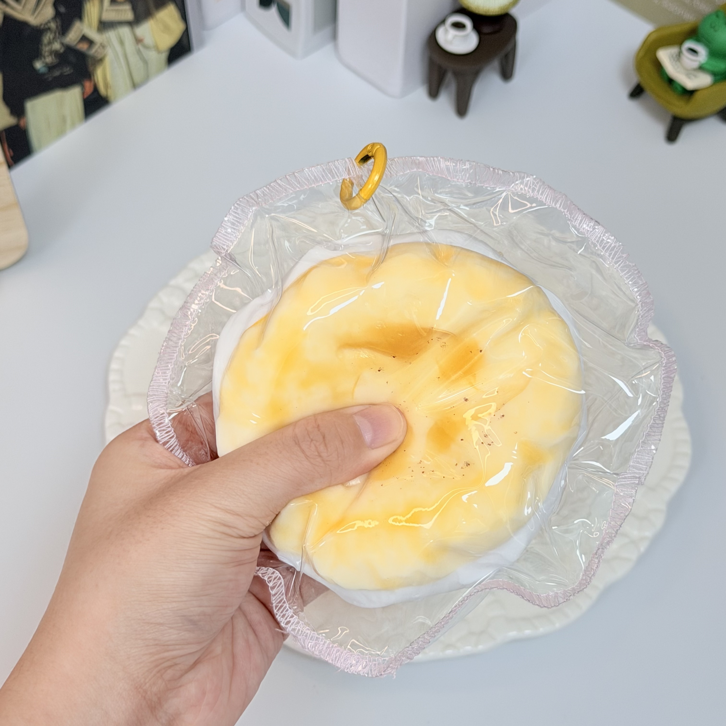 【水のような質感】バナナサンドイッチ，押して潰せるおもちゃ，ストレス解消おもちゃ，食べられません.Squishy，Stress Relief Toy，high-quality handmade product. Not a food item.  A perfect gift.  