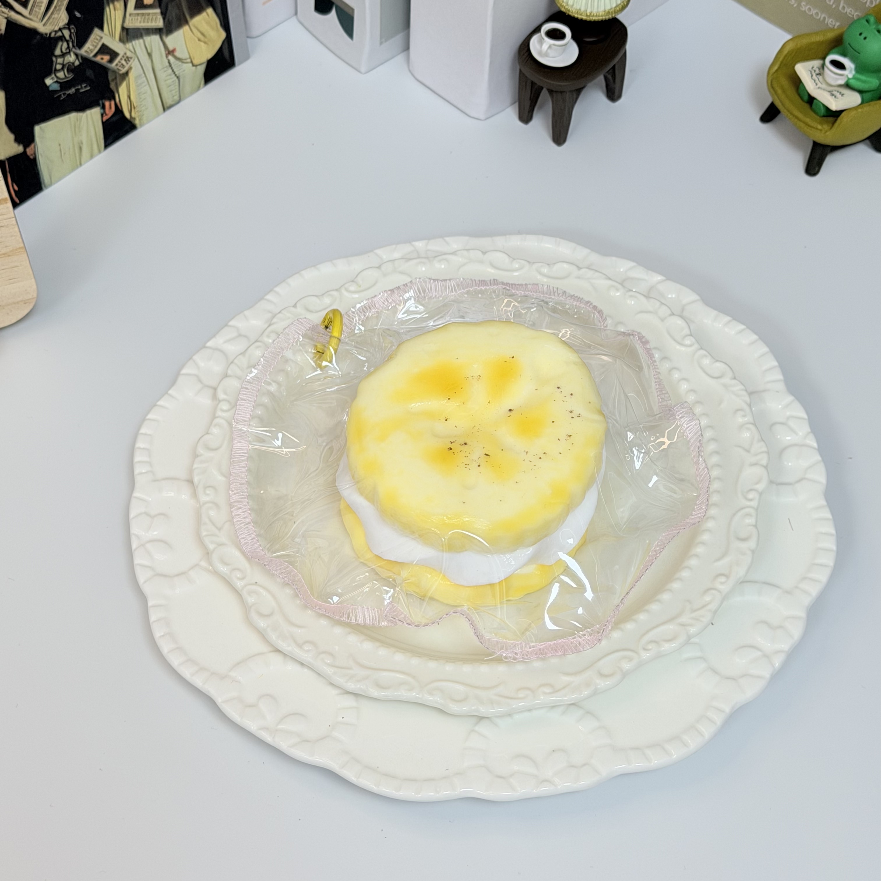 【水のような質感】バナナサンドイッチ，押して潰せるおもちゃ，ストレス解消おもちゃ，食べられません.Squishy，Stress Relief Toy，high-quality handmade product. Not a food item.  A perfect gift.  