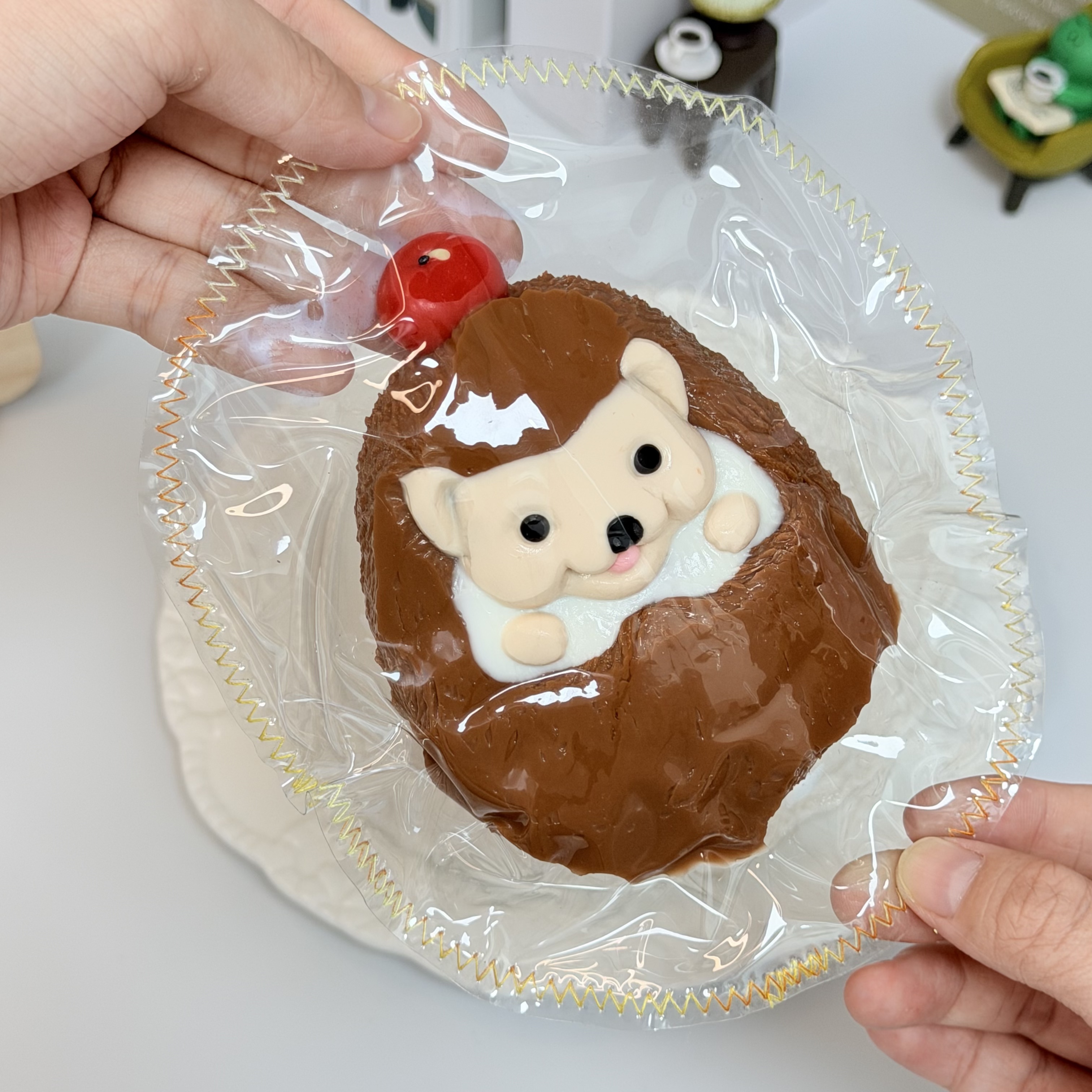 【泥っぽい感じ】2色のハリネズミ，押して潰せるおもちゃ，ストレス解消おもちゃ，食べられません.Squishy，Stress Relief Toy，high-quality handmade product. Not a food item.  A perfect gift.  