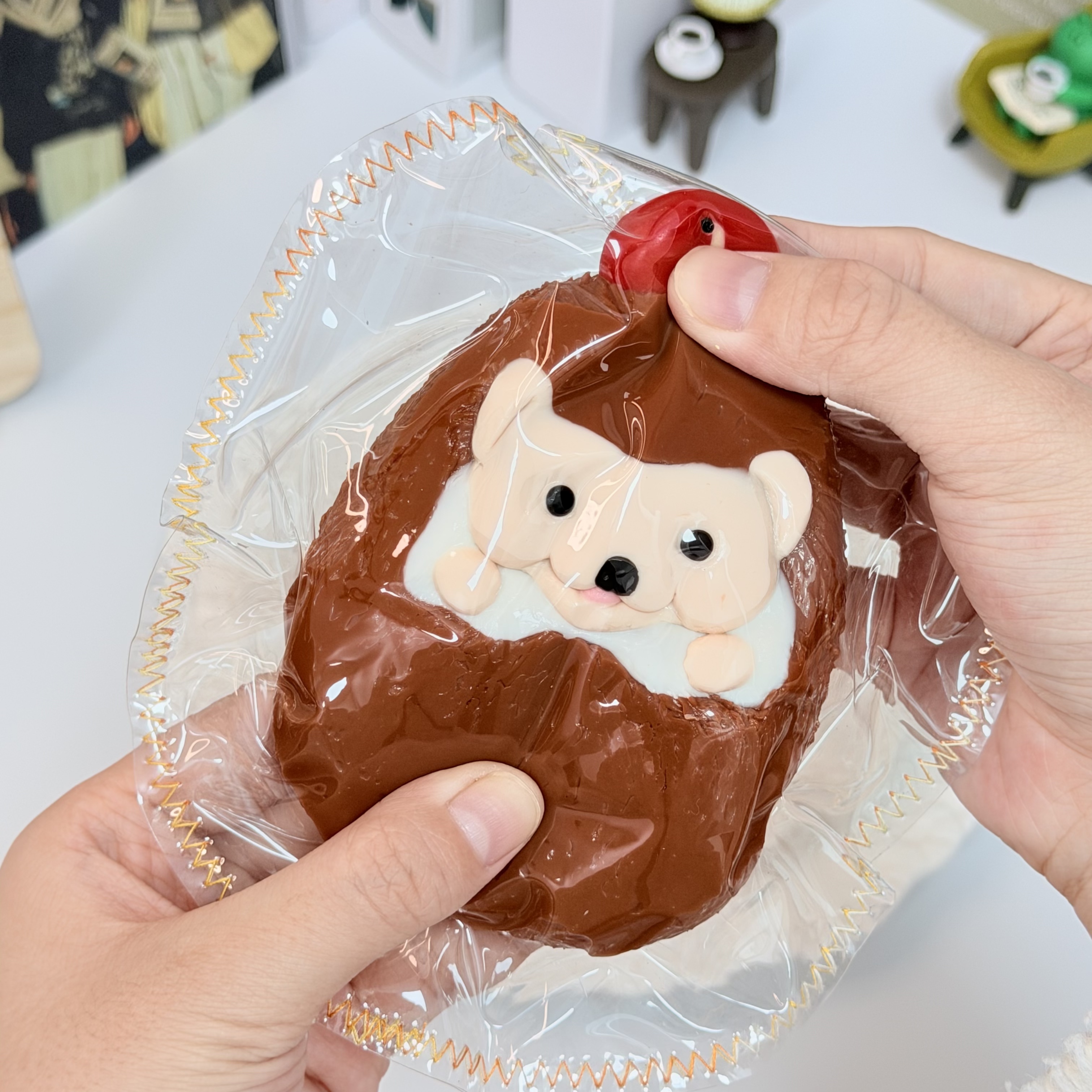 【泥っぽい感じ】2色のハリネズミ，押して潰せるおもちゃ，ストレス解消おもちゃ，食べられません.Squishy，Stress Relief Toy，high-quality handmade product. Not a food item.  A perfect gift.  