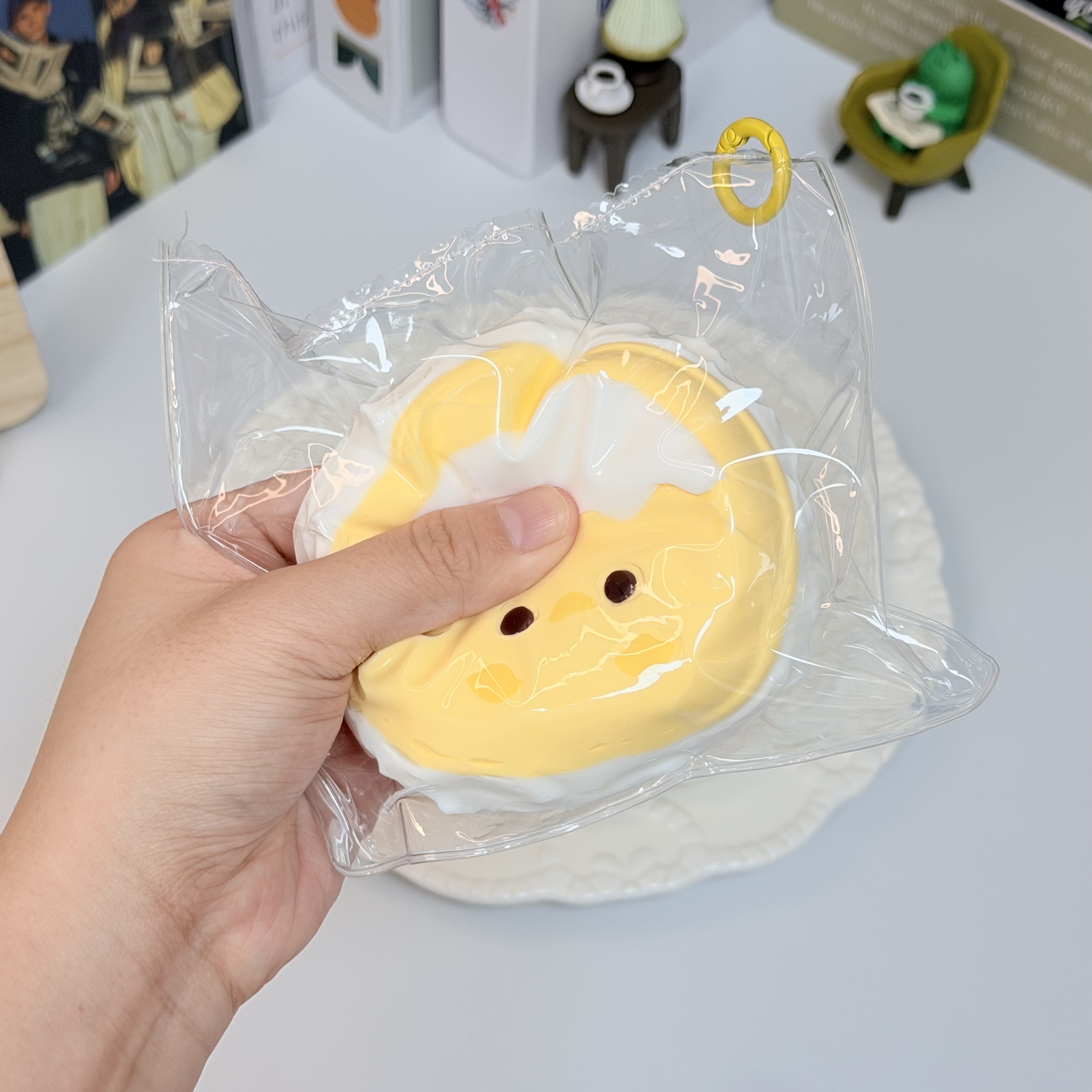 Chick Cream Bread，ねんねる，押して潰せるおもちゃ，ストレス解消おもちゃ，食べられません.Squishy，Stress Relief Toy，high-quality handmade product. Not a food item.  A perfect gift.