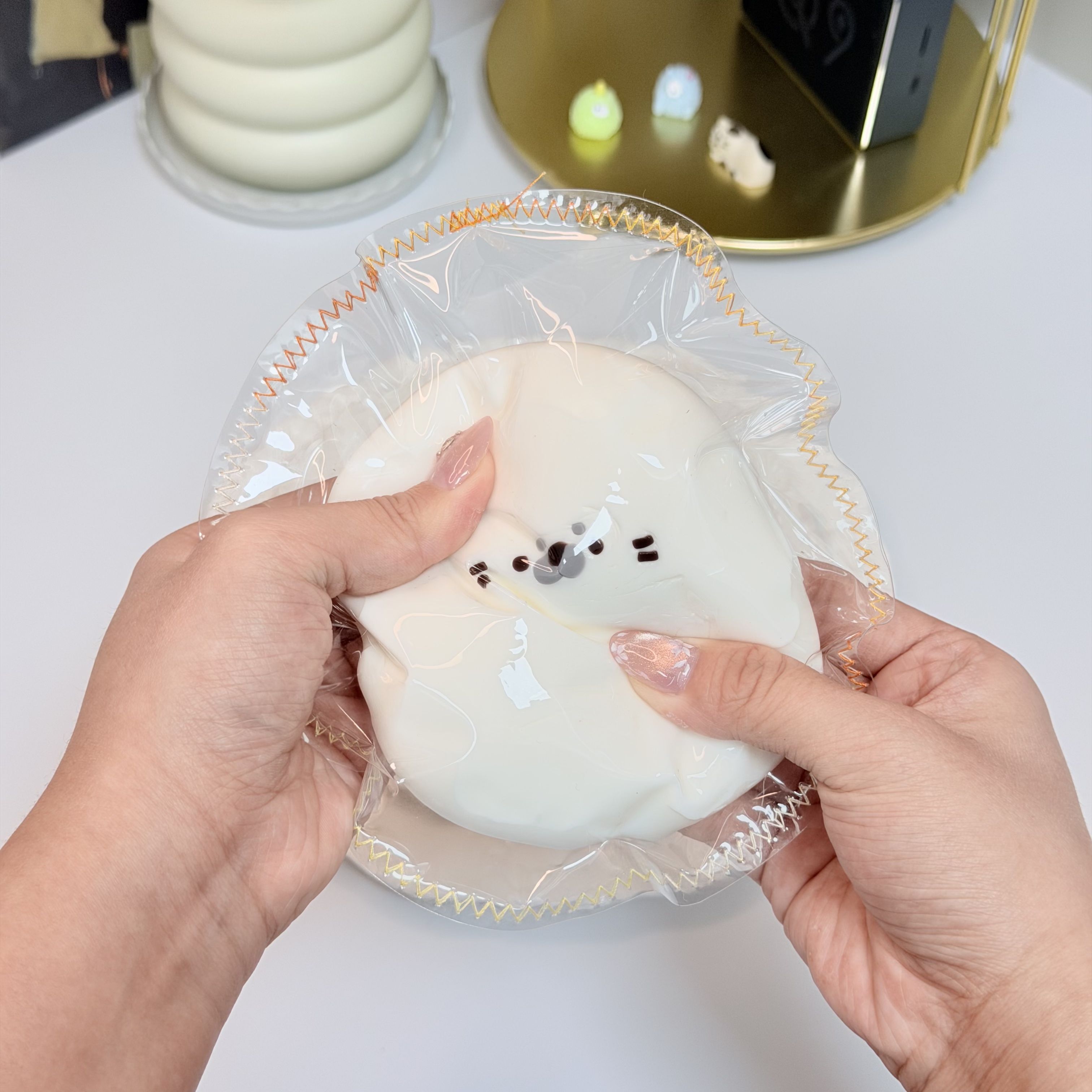 Seal，ねんねる，押して潰せるおもちゃ，ストレス解消おもちゃ，食べられません.Squishy，Stress Relief Toy，high-quality handmade product. Not a food item.  A perfect gift.