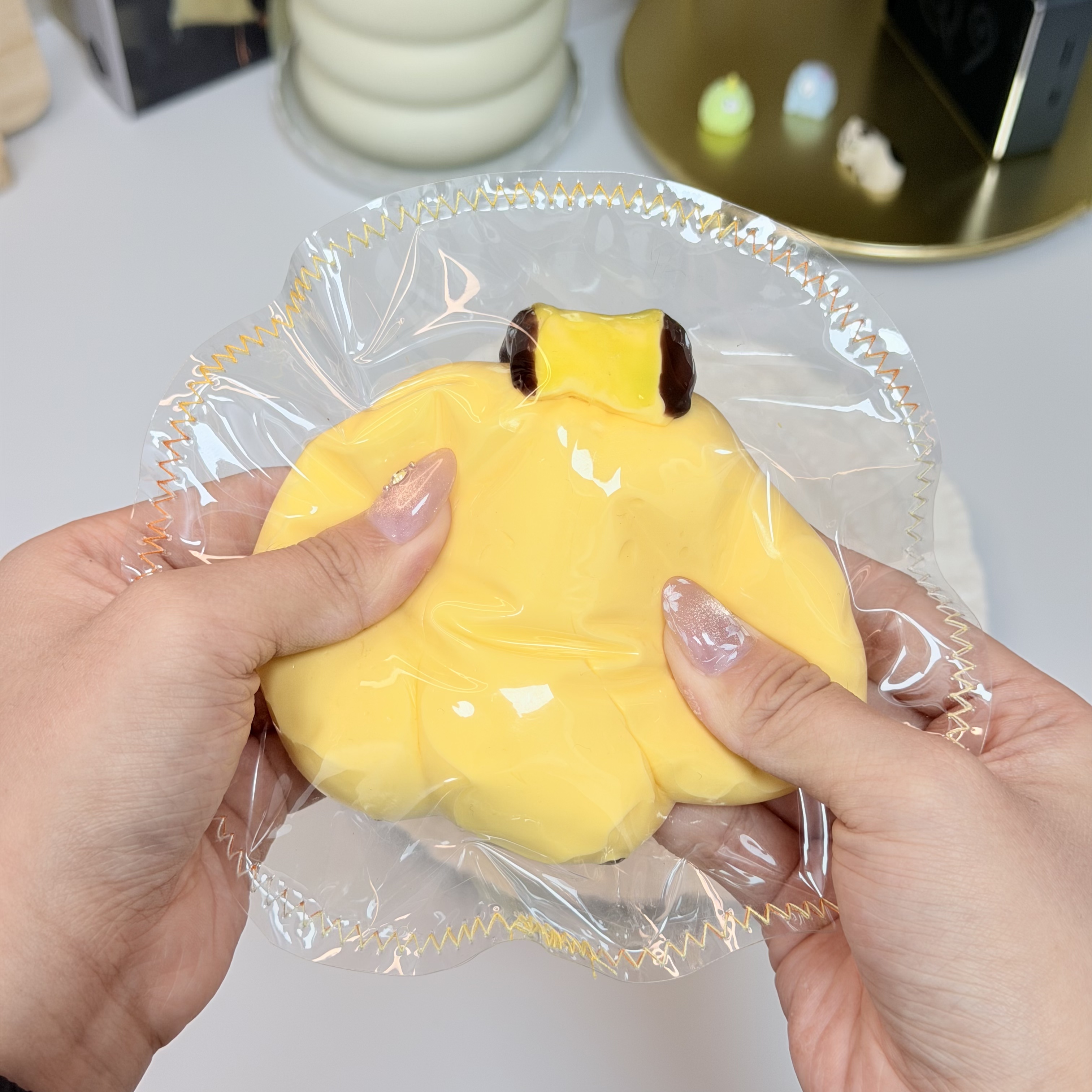 Water Texture Banana，ねんねる，押して潰せるおもちゃ，ストレス解消おもちゃ，食べられません.Squishy，Stress Relief Toy，high-quality handmade product. Not a food item.  A perfect gift.