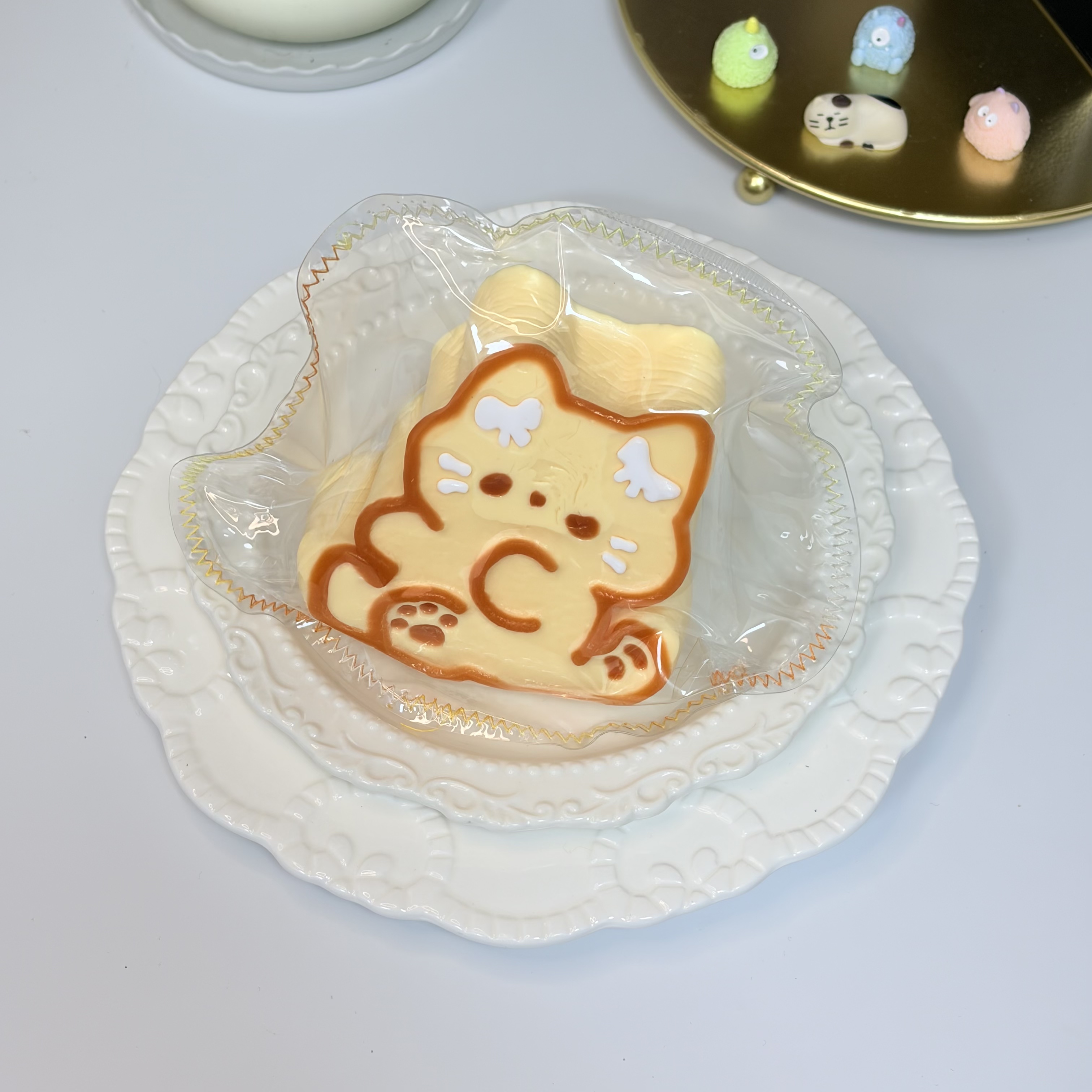 【水のような質感】二色の子猫，押して潰せるおもちゃ，ストレス解消おもちゃ，食べられません.Squishy，Stress Relief Toy，high-quality handmade product. Not a food item.  A perfect gift.  