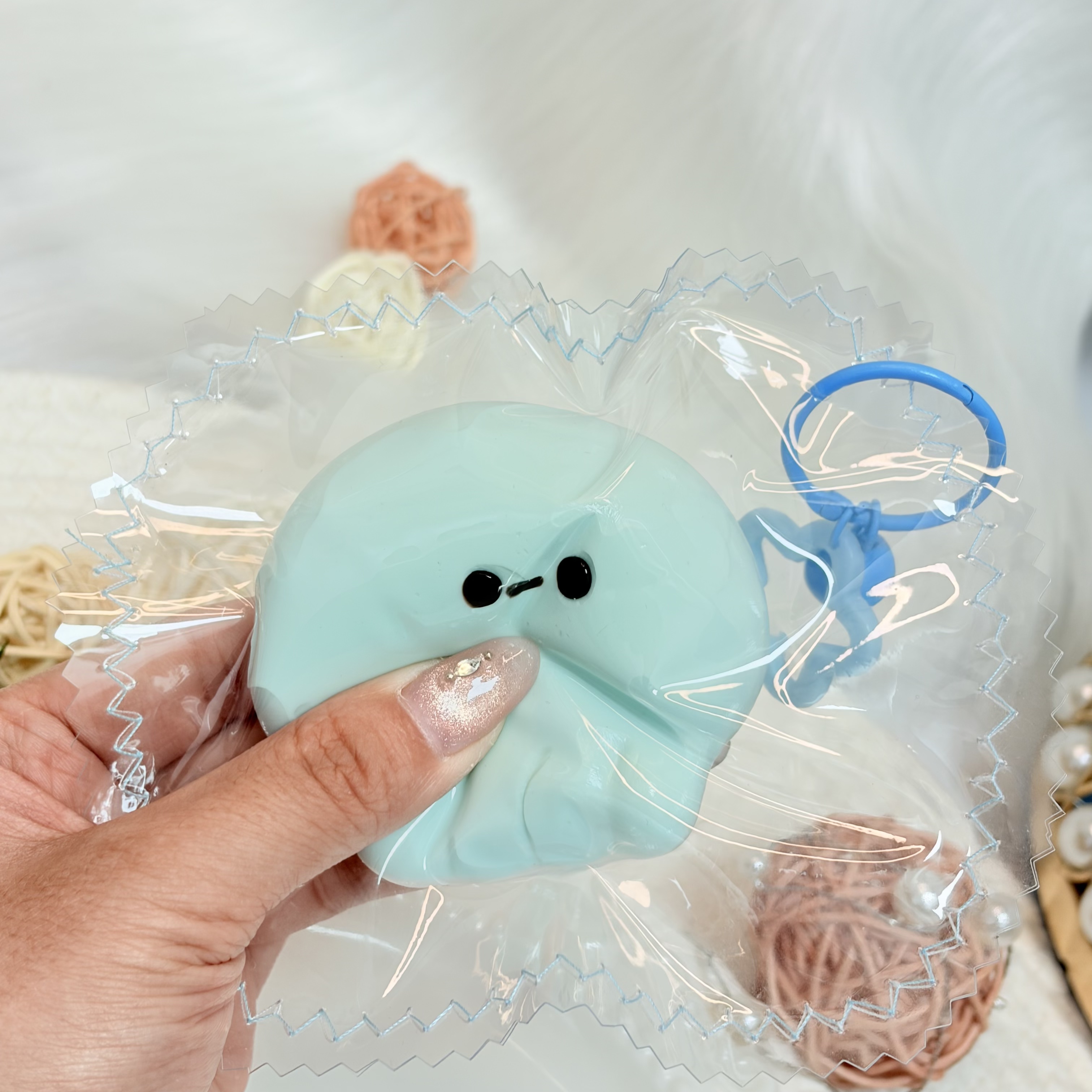 Luminous Jellyfish，夜光クラゲ 暗闇で発光  ，ねんねる，押して潰せるおもちゃ，high-quality handmade product. Not a food item.  A perfect gift.ストレス解消おもちゃ.