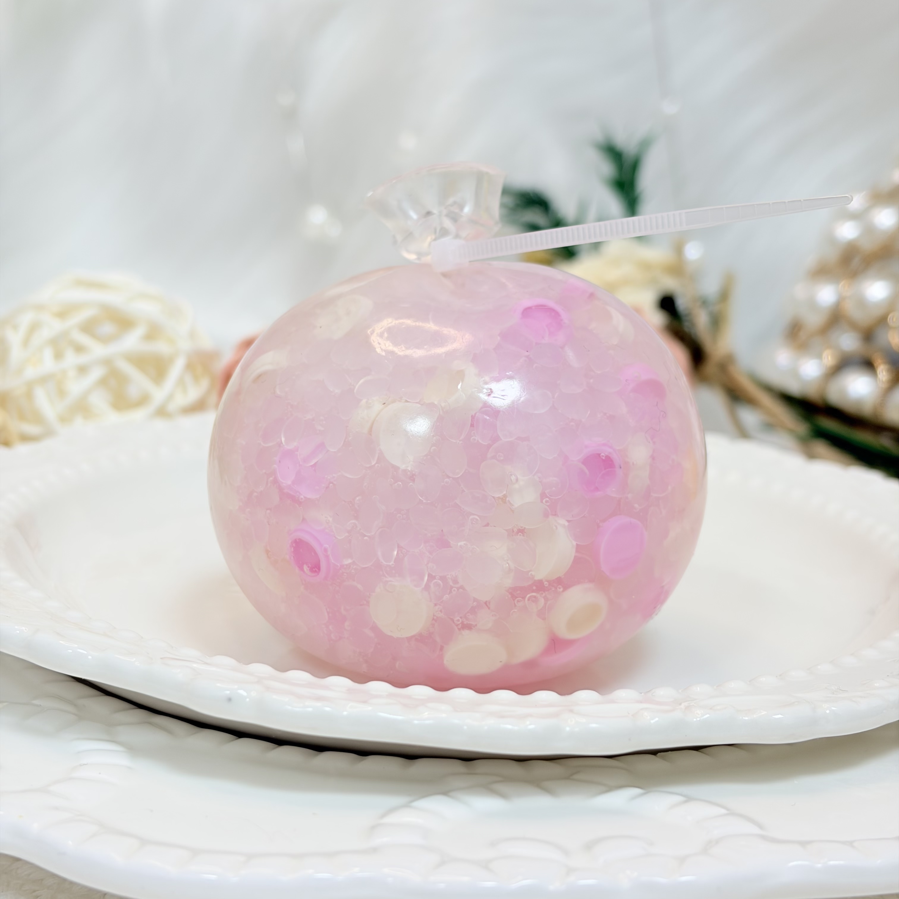 アイスクリアシリーズ、きらめく効果があり、形が作りやすい、前例のない手触り、ハンドメイドのボール型おもちゃ.unprecedented hand feel，handmade toy ball.