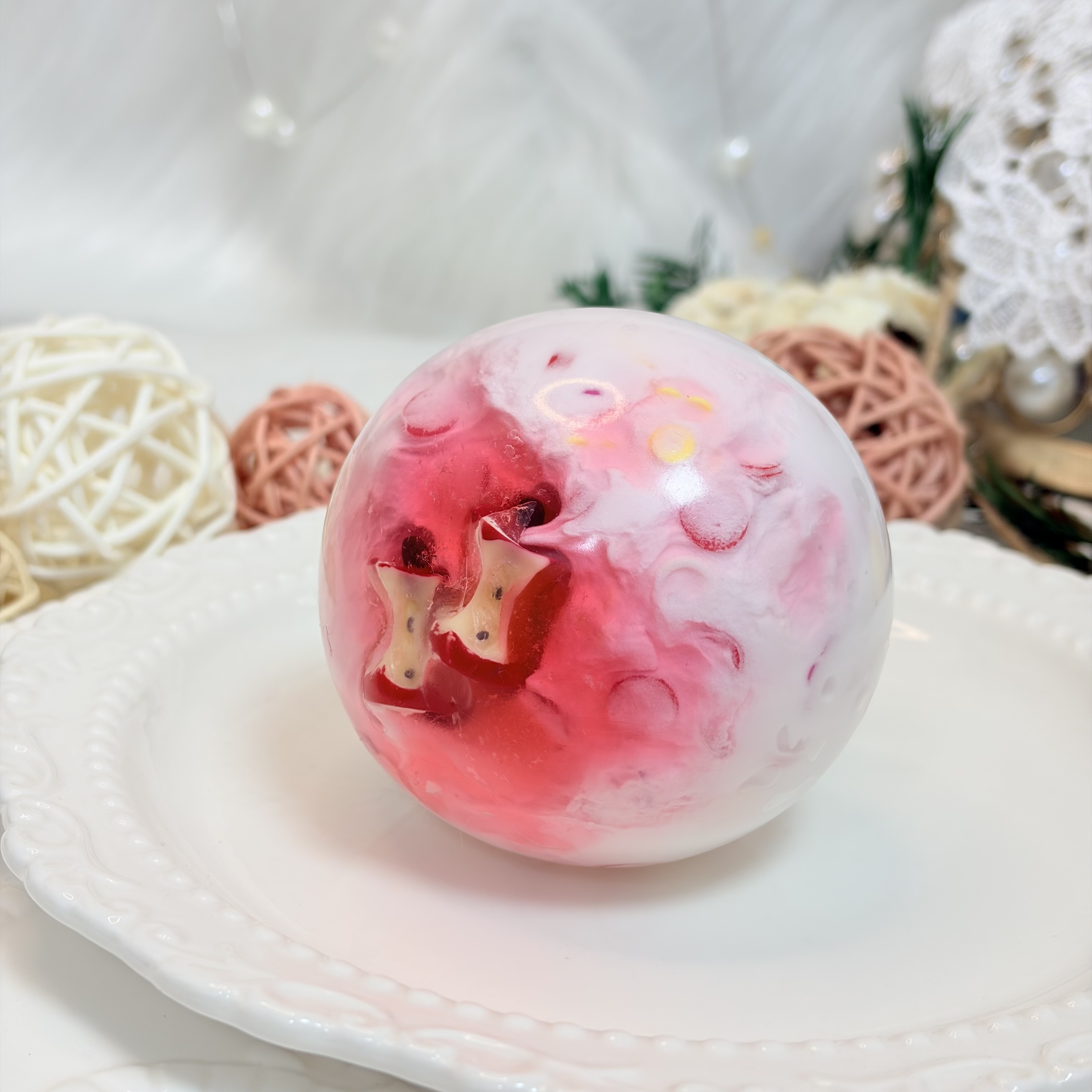 上品で夢のような雰囲気、形が作りやすい、前例のない手触り、ハンドメイドのボール型おもちゃ.unprecedented hand feel，handmade toy ball.