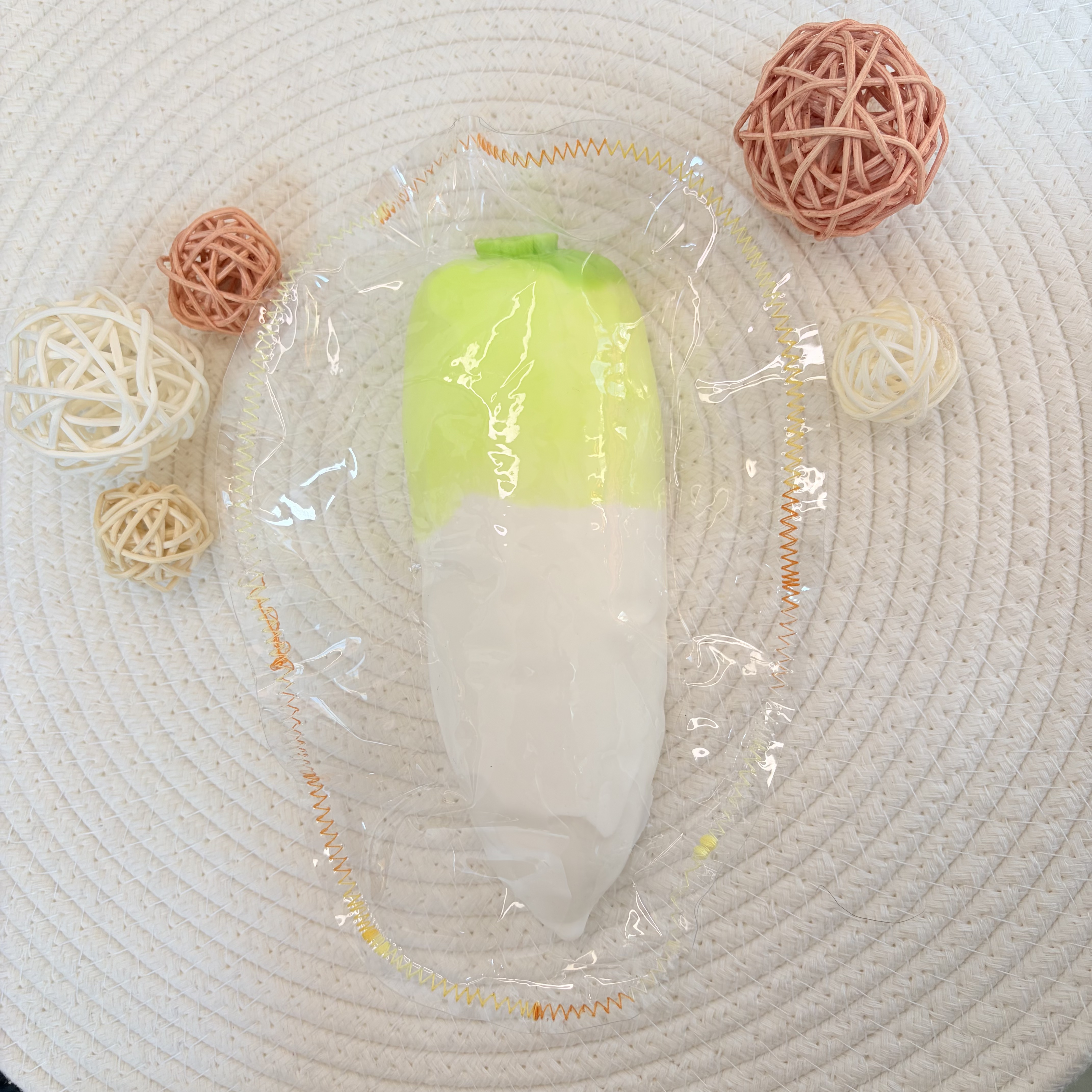 Daikon，大根，ねんねる，押して潰せるおもちゃ，ストレス解消おもちゃ，食べられません.Squishy，Stress Relief Toy，high-quality handmade product. Not a food item.  A perfect gift.