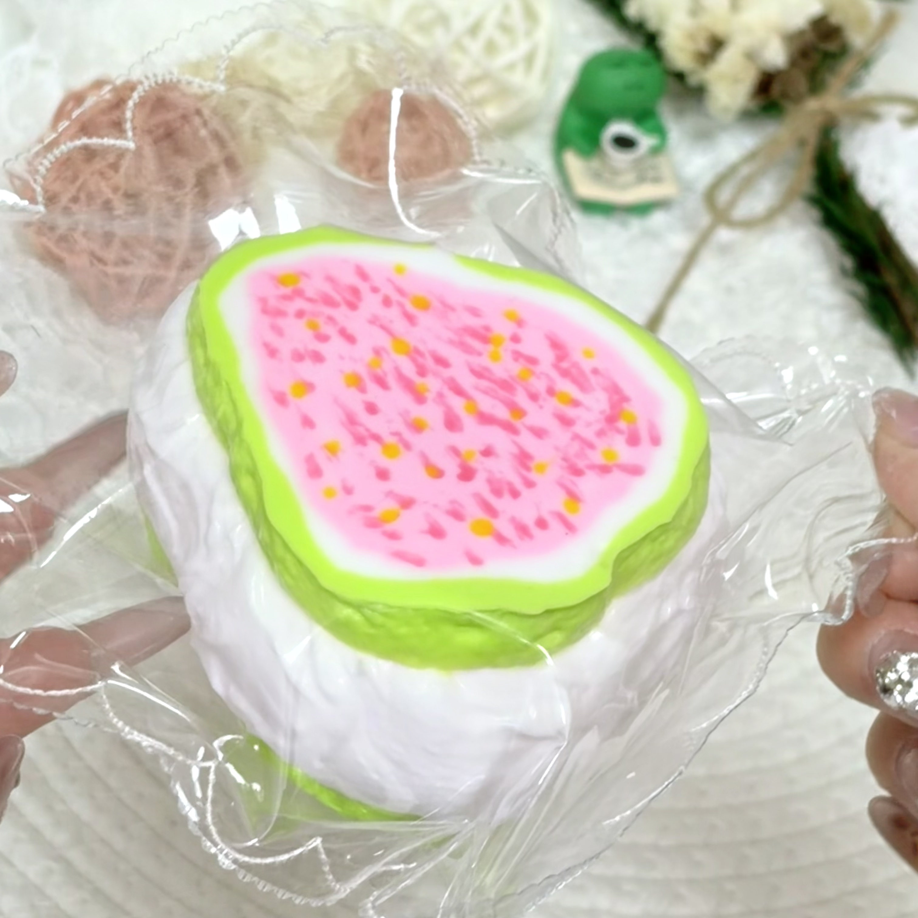Fruit Daifuku，ねんねる，押して潰せるおもちゃ，ストレス解消おもちゃ，食べられません.Squishy，Stress Relief Toy，high-quality handmade product. Not a food item.  A perfect gift.