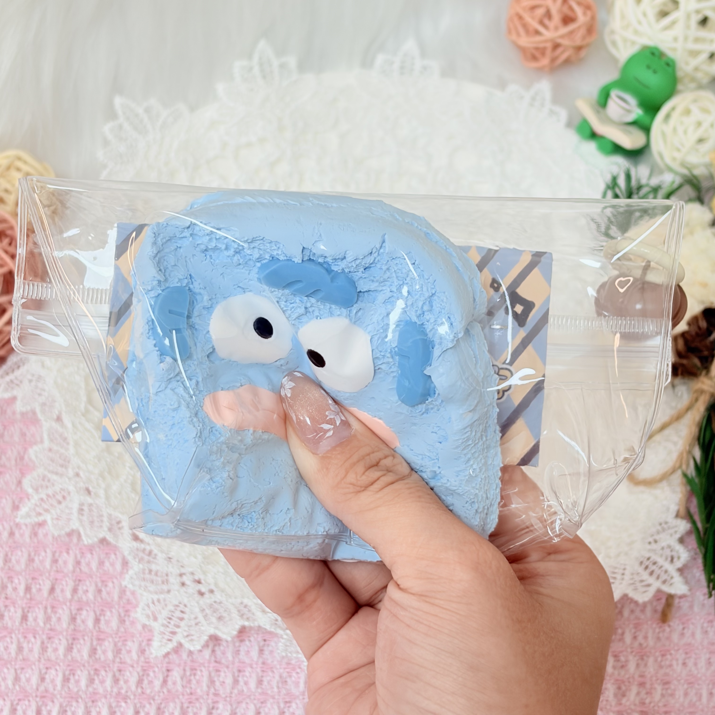 【人気キャラクター】Hangyodon Series，押して潰せるおもちゃ，ストレス解消おもちゃ，食べられません.Squishy，Stress Relief Toy，high-quality handmade product. Not a food item.  A perfect gift.