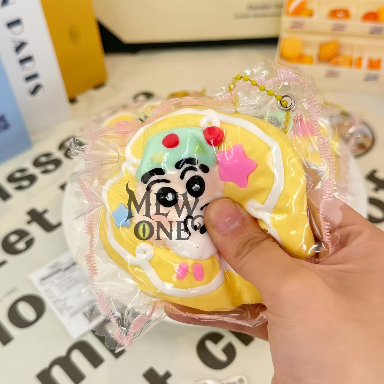 Crayon Shin-chan ，ねんねる，押して潰せるおもちゃ，high-quality handmade product. Not a food item.  A perfect gift.ストレス解消おもちゃ.