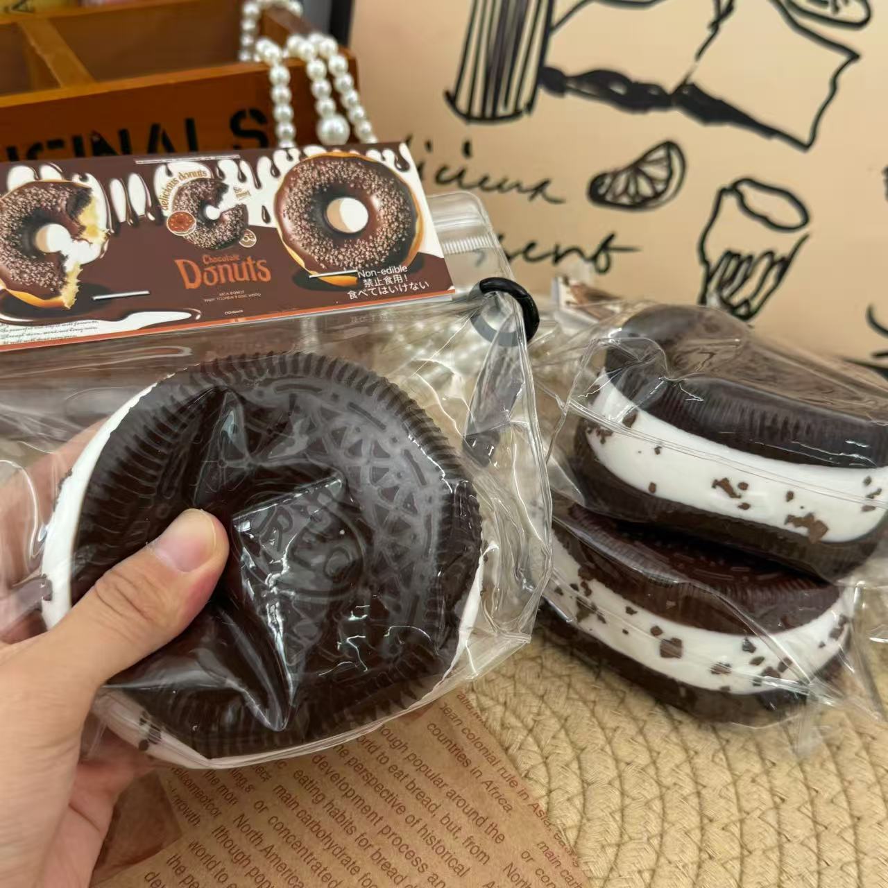 Oreo  ，ねんねる，押して潰せるおもちゃ，high-quality handmade product. Not a food item.  A perfect gift.ストレス解消おもちゃ.