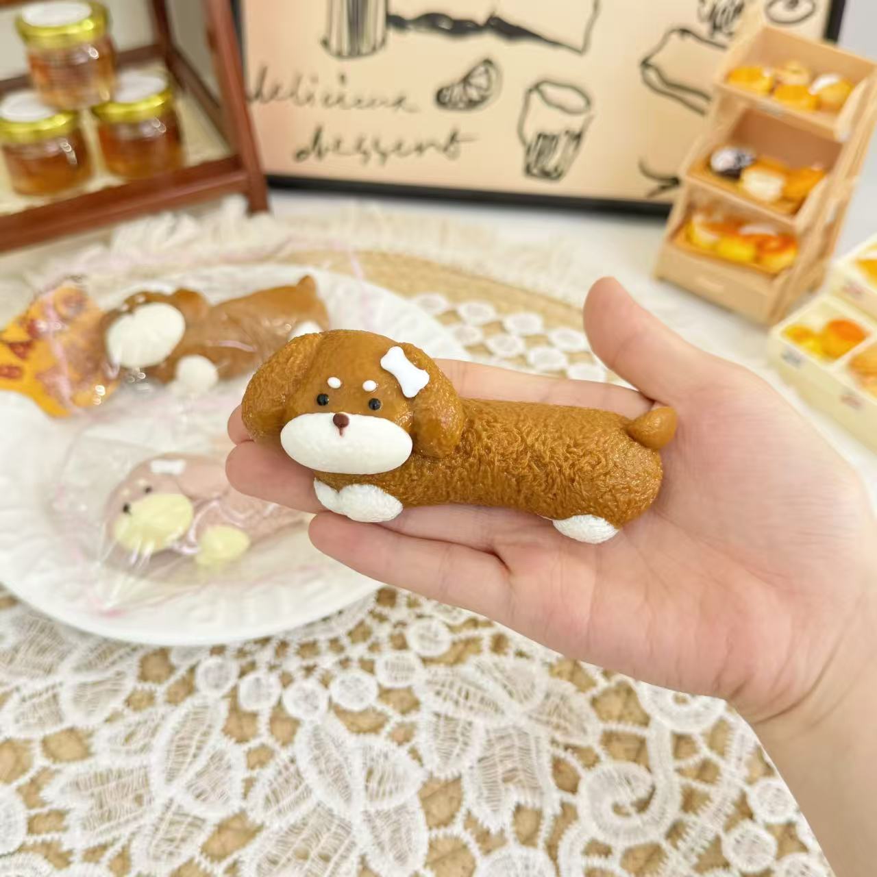 【泥っぽい感じ】Dachshund，押して潰せるおもちゃ，ストレス解消おもちゃ，食べられません.Squishy，Stress Relief Toy，high-quality handmade product. Not a food item.  A perfect gift.