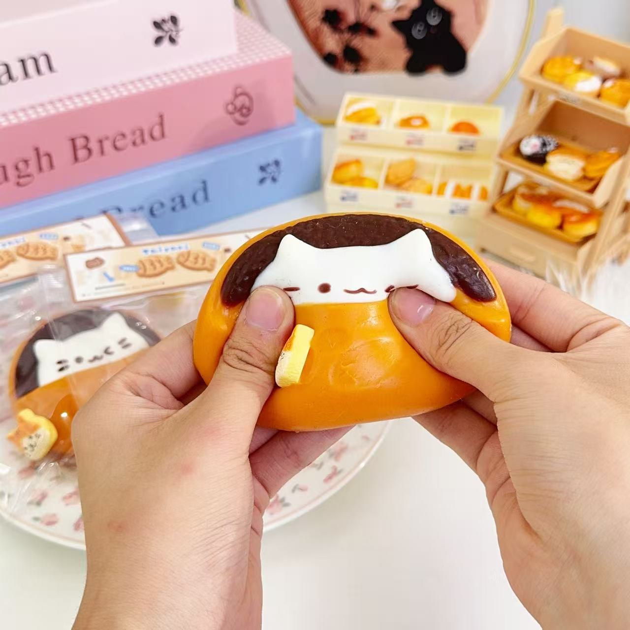 Dorayaki Kitten ，ねんねる，押して潰せるおもちゃ，high-quality handmade product. Not a food item.  A perfect gift.ストレス解消おもちゃ.