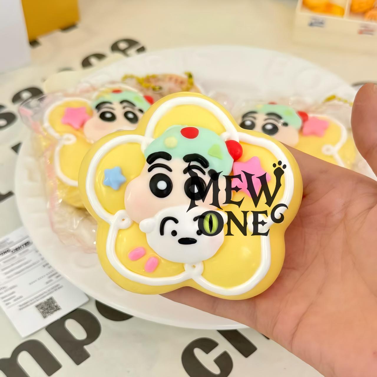 Crayon Shin-chan ，ねんねる，押して潰せるおもちゃ，high-quality handmade product. Not a food item.  A perfect gift.ストレス解消おもちゃ.